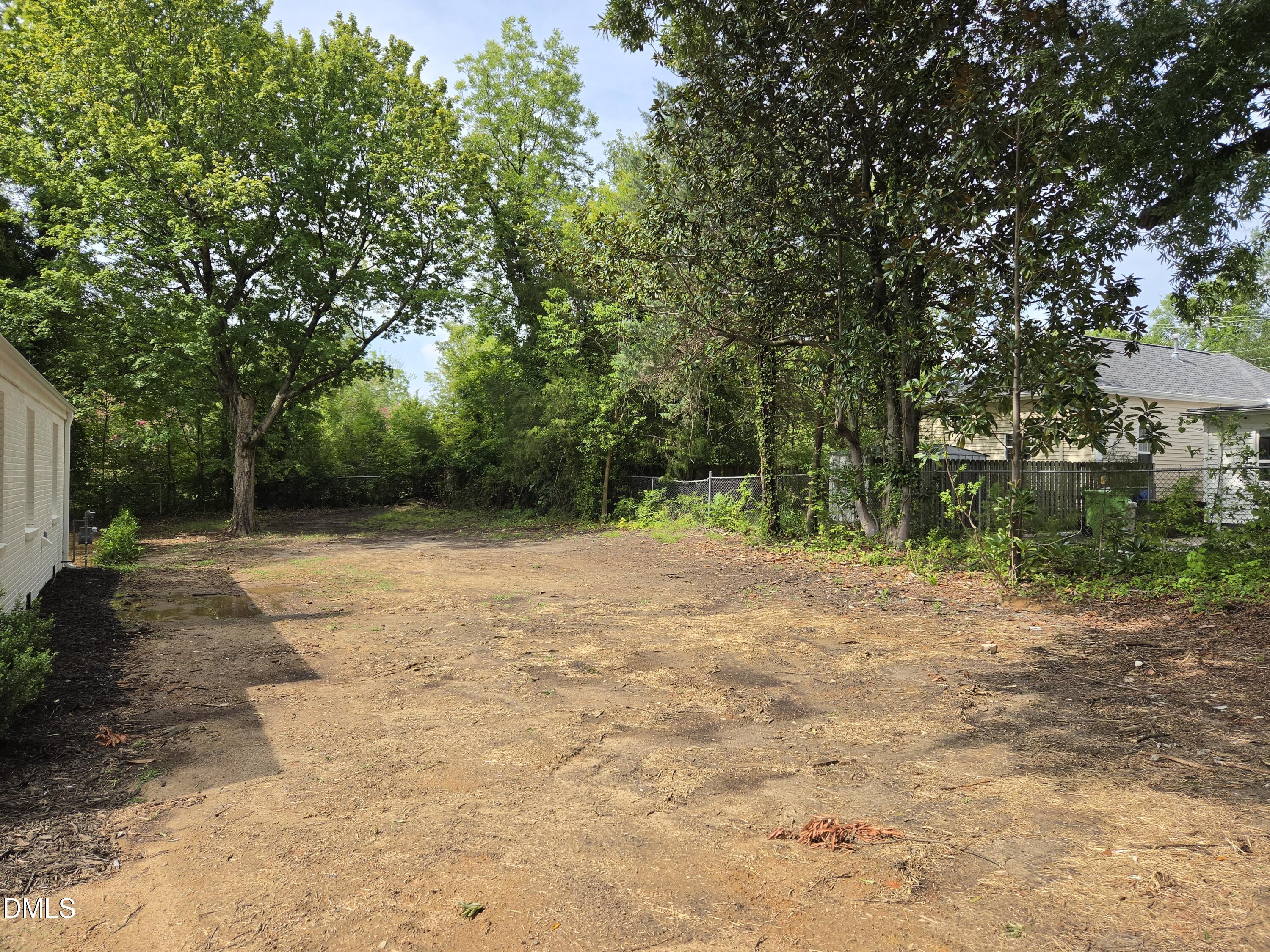 1302 E Jones Street Property Photo 2