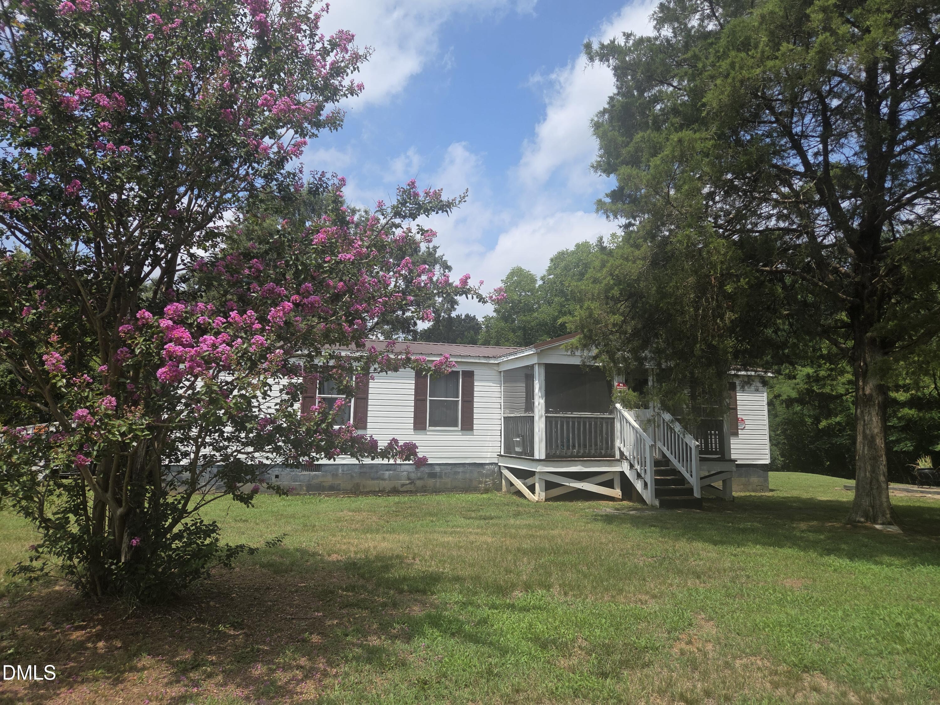 109 Bolton Lane Property Photo 1
