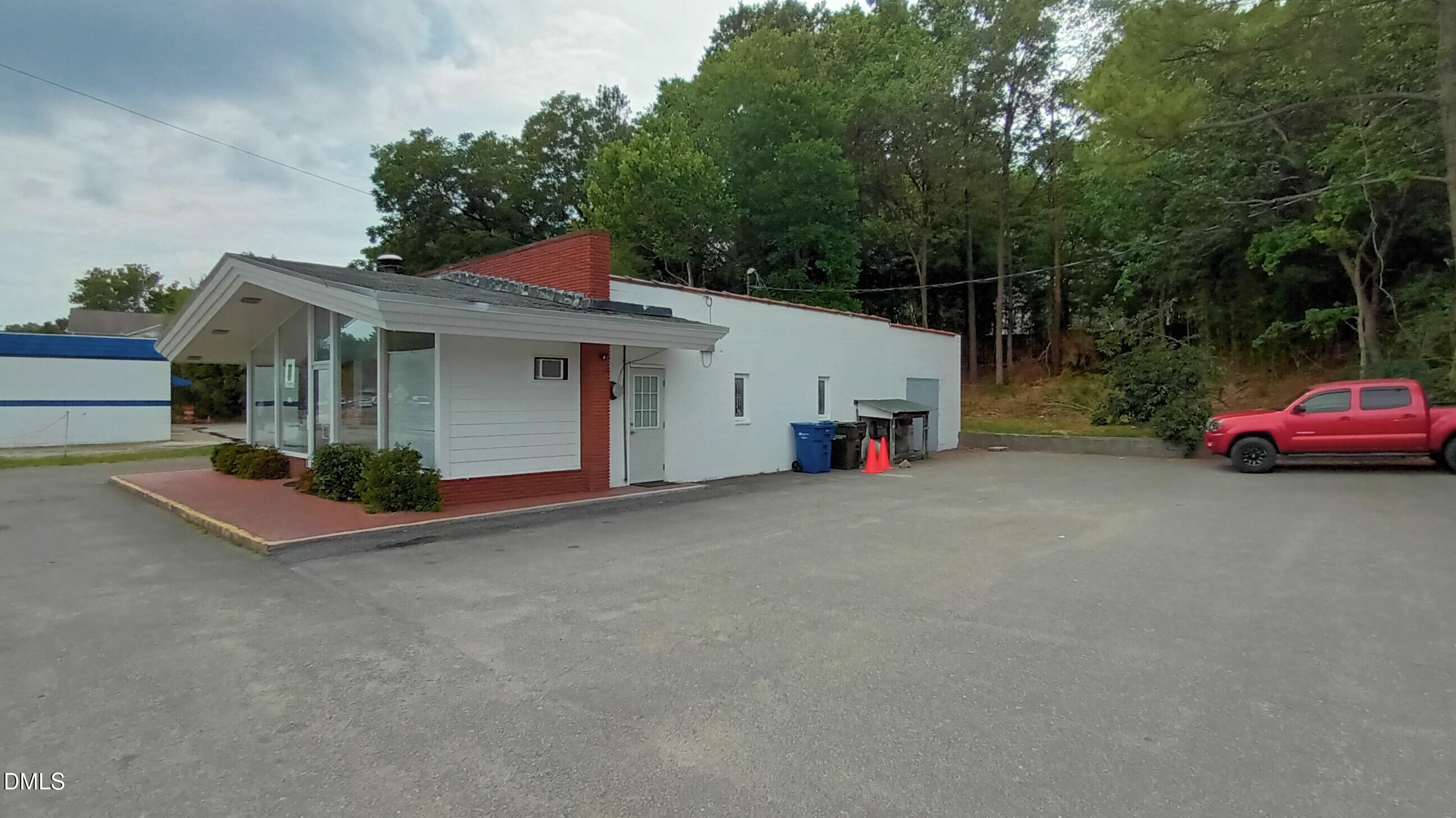 1108 University Drive Property Photo 6