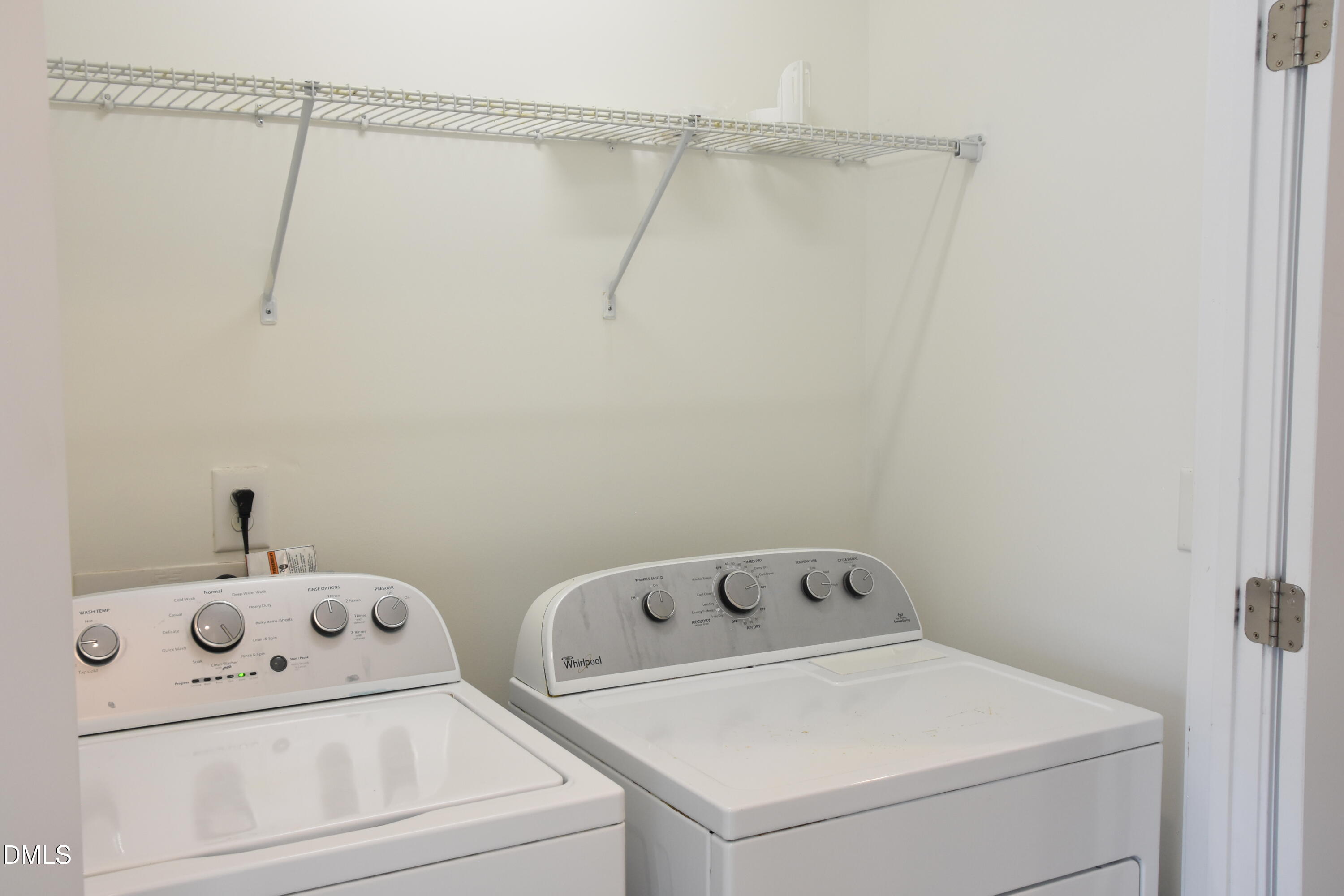 882 Queen City Crescent Property Photo 20