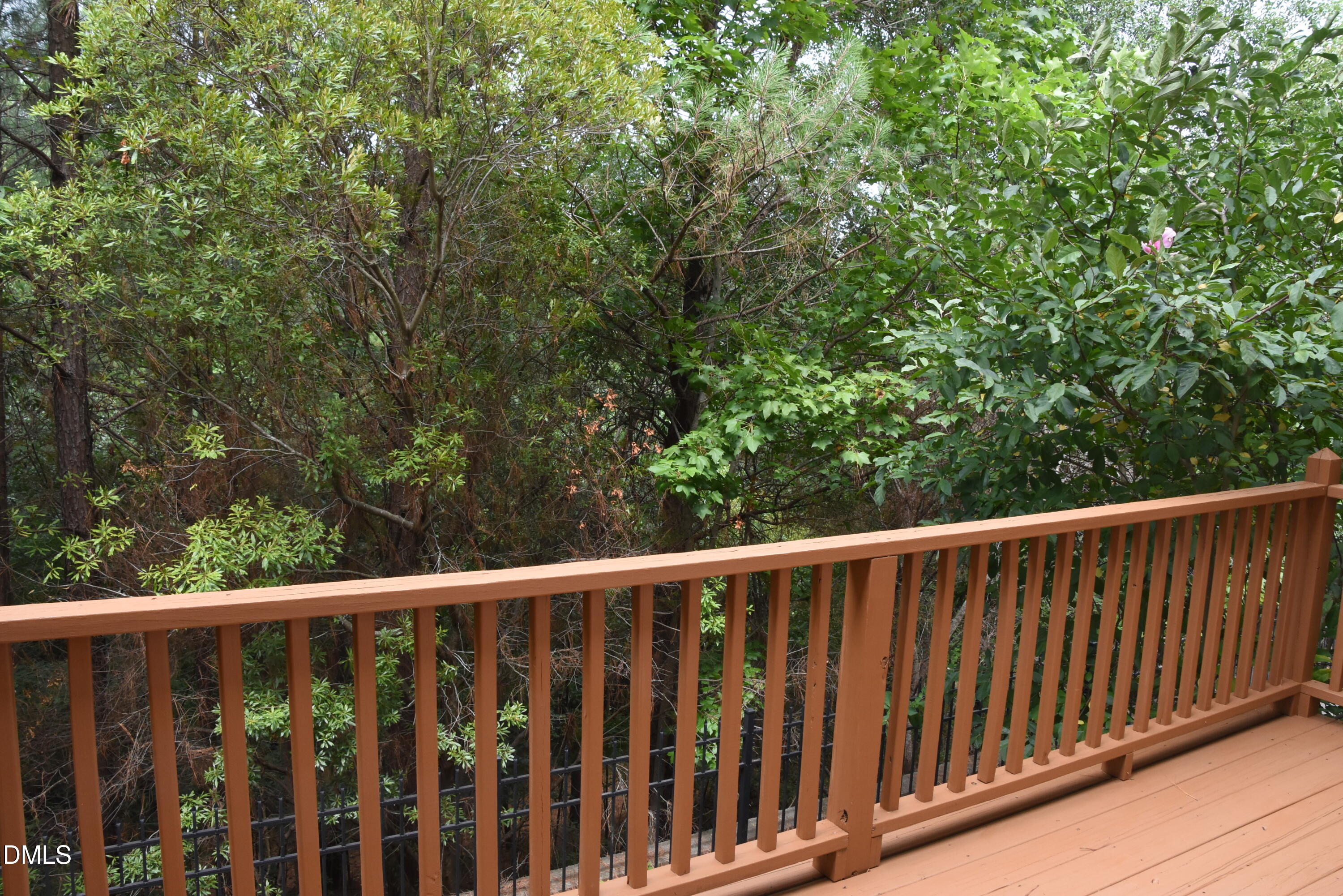882 Queen City Crescent Property Photo 22