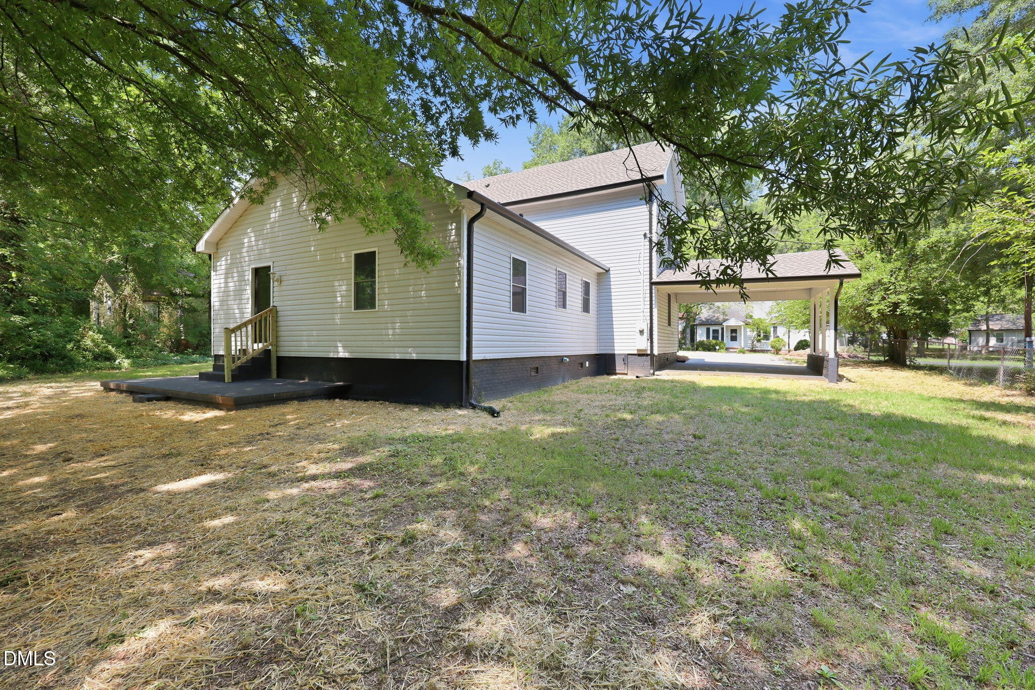 1108 Hawthorne Lane Property Photo 5