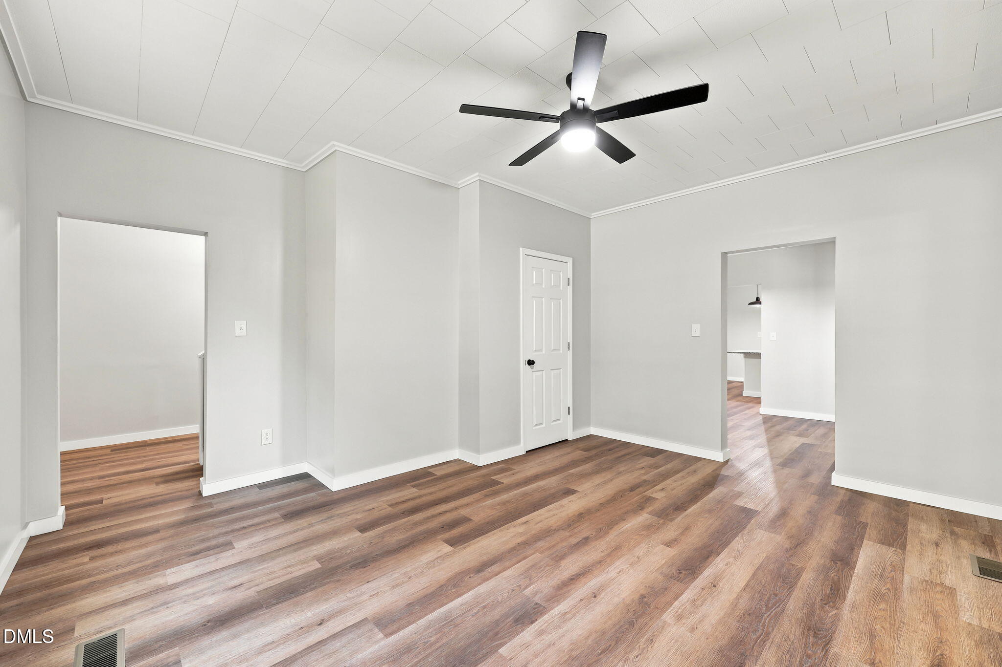 1108 Hawthorne Lane Property Photo 9