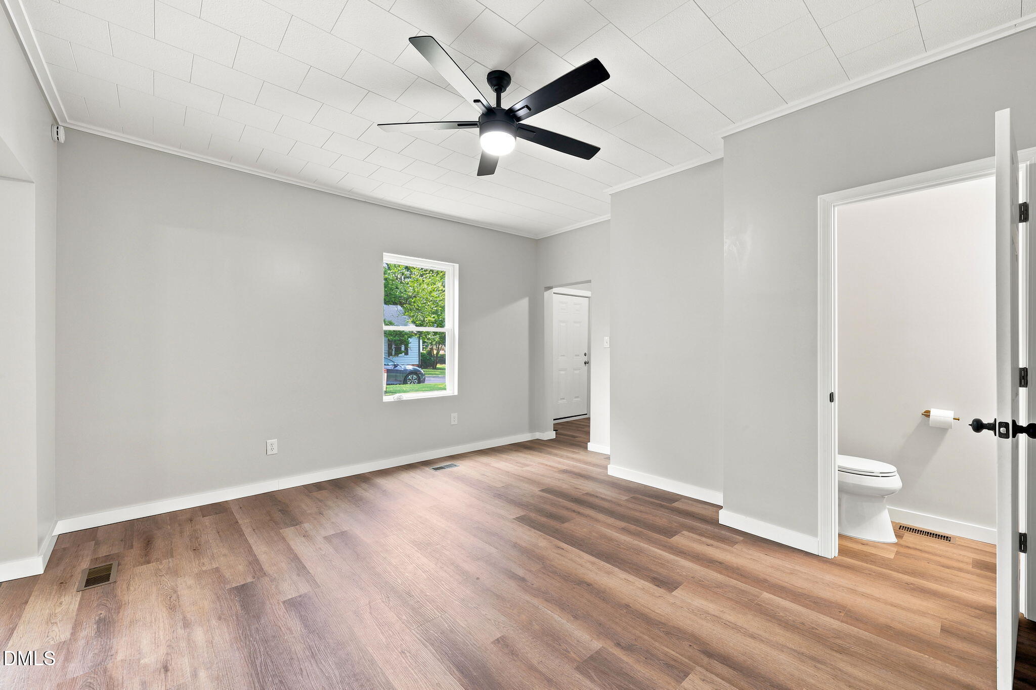 1108 Hawthorne Lane Property Photo 12