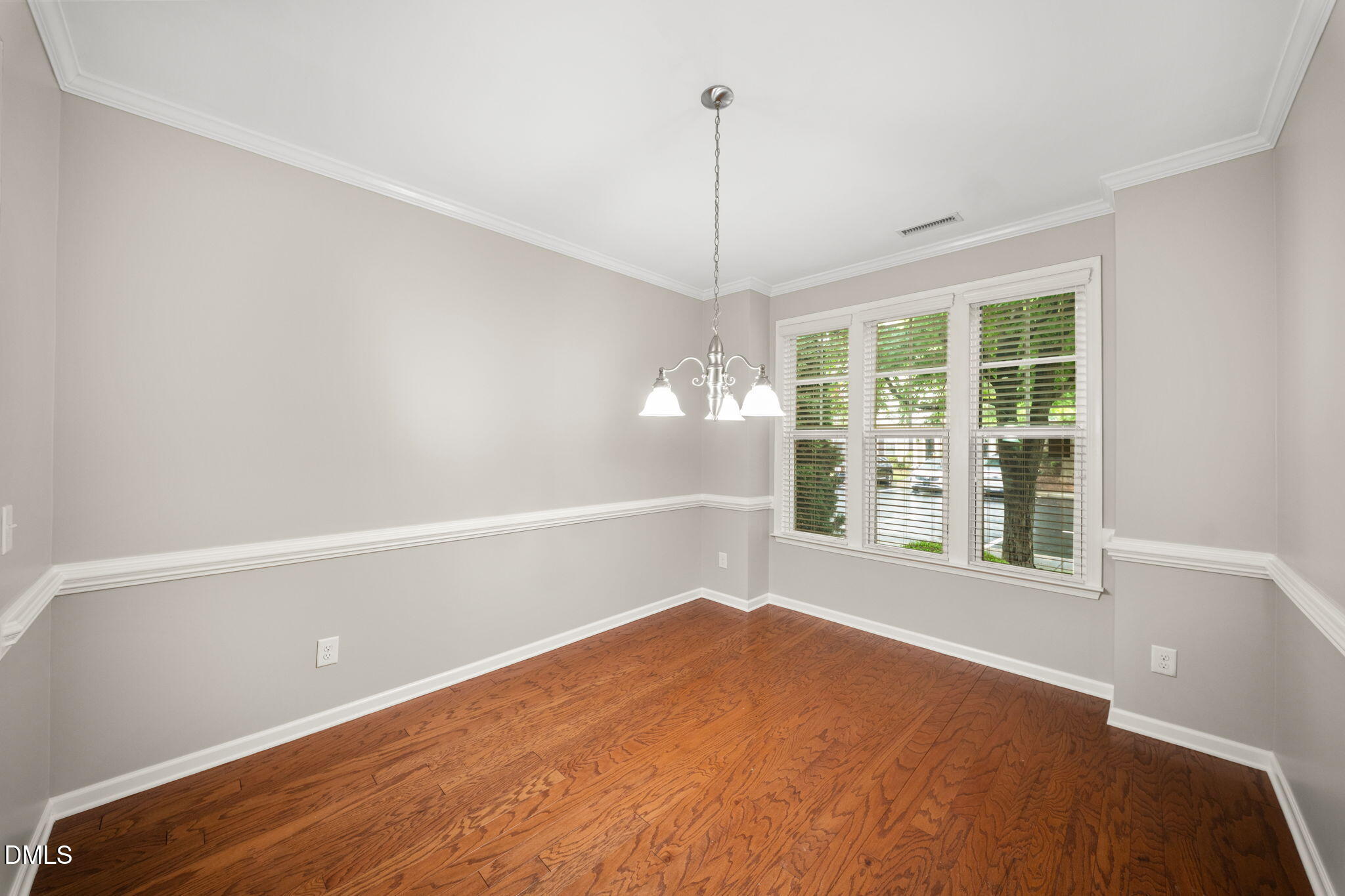 3015 Berkeley Springs Place Property Photo 4