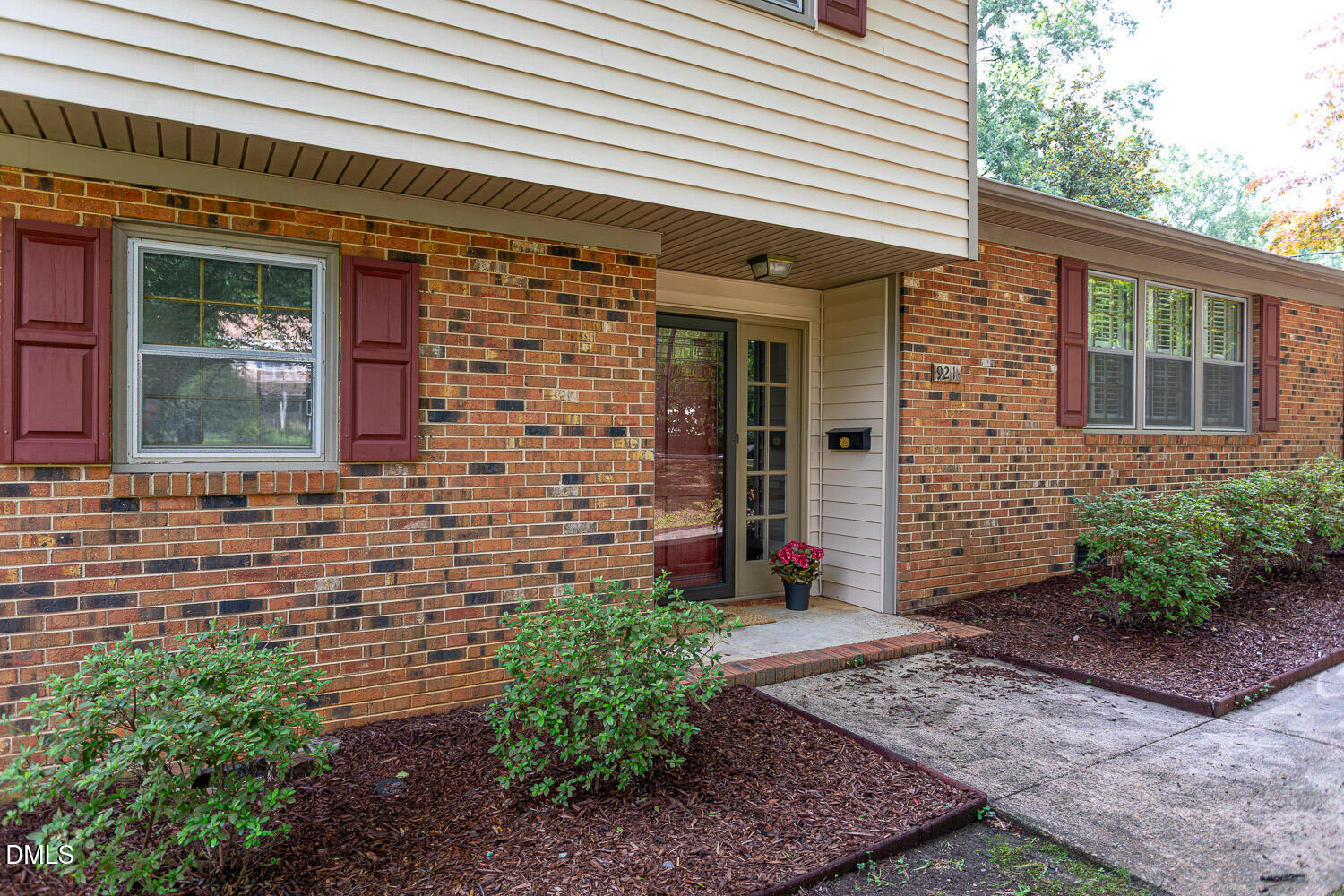 921 Devon Avenue Property Photo 5