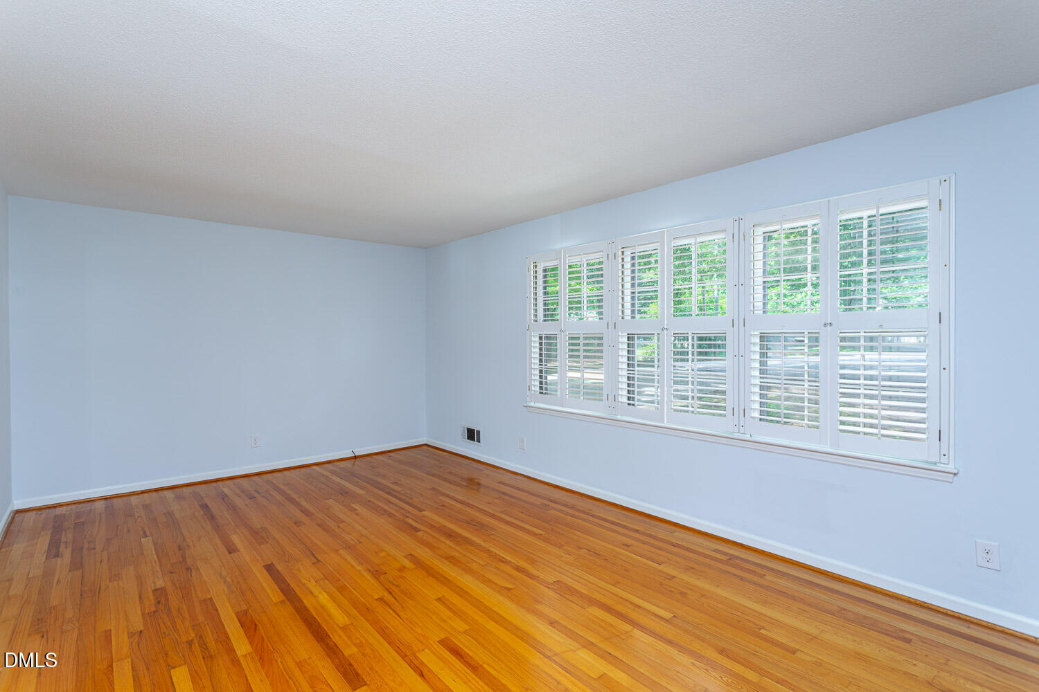 921 Devon Avenue Property Photo 12