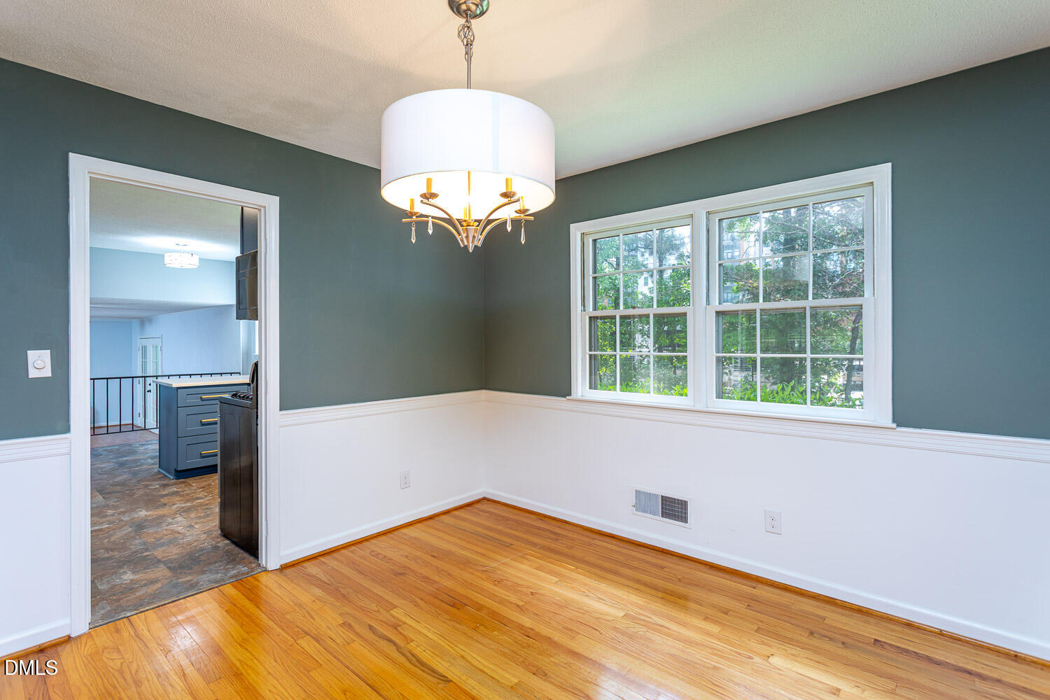 921 Devon Avenue Property Photo 15