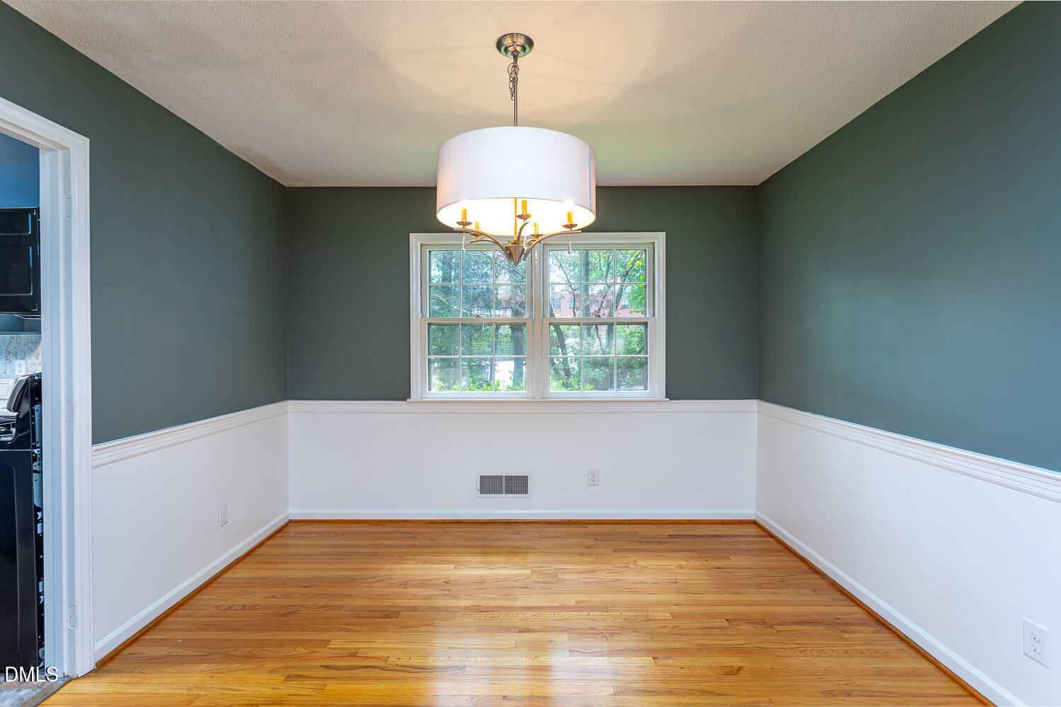 921 Devon Avenue Property Photo 16