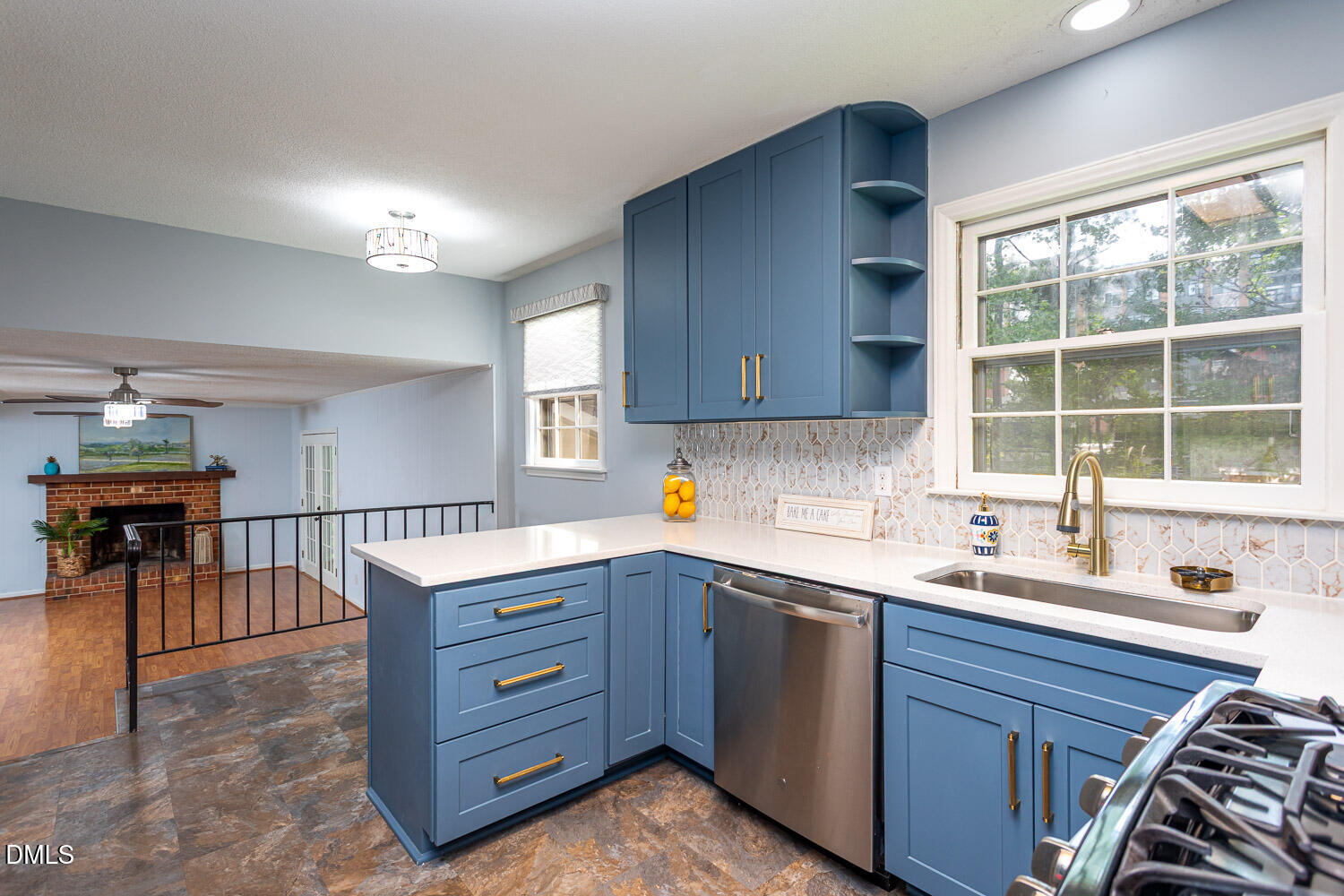 921 Devon Avenue Property Photo 17