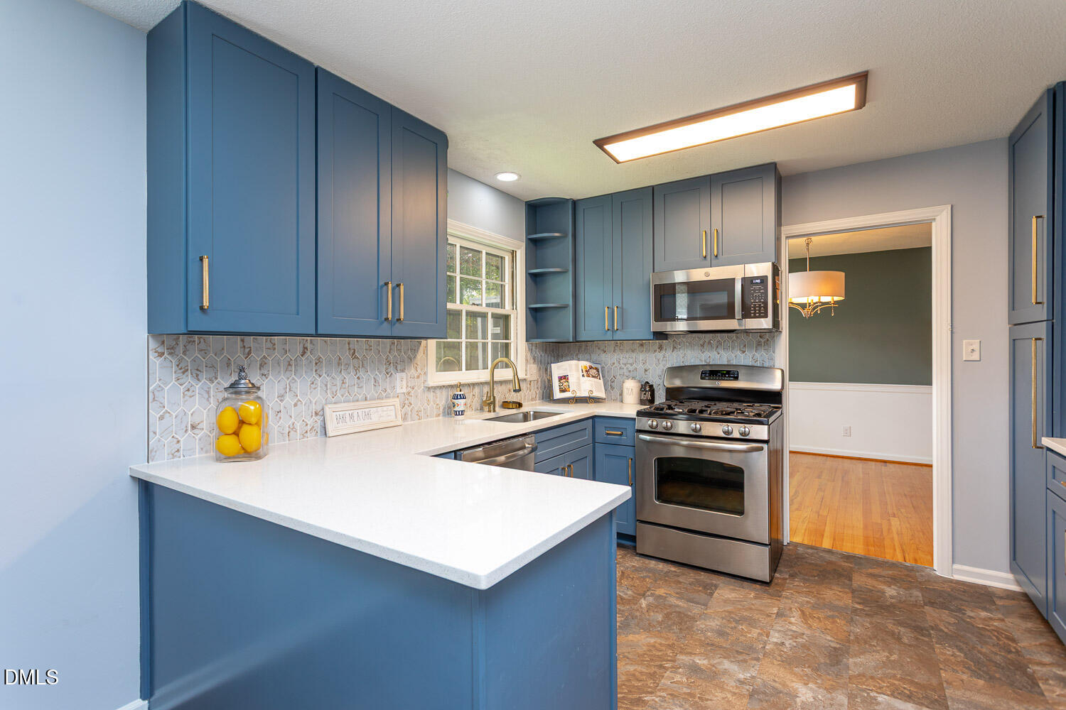 921 Devon Avenue Property Photo 19