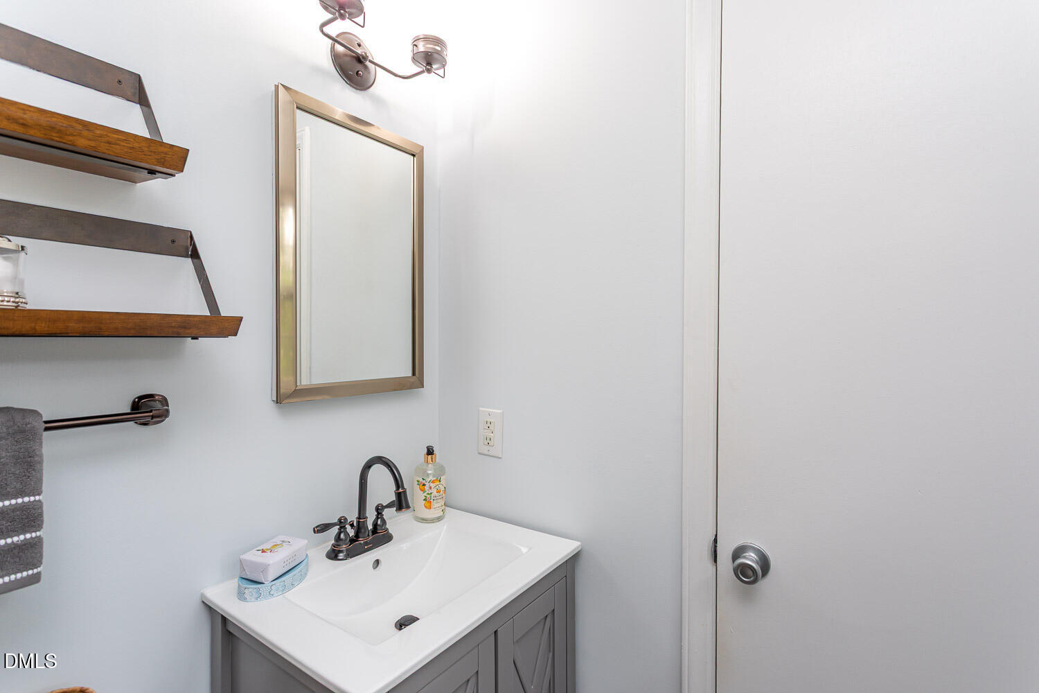 921 Devon Avenue Property Photo 39