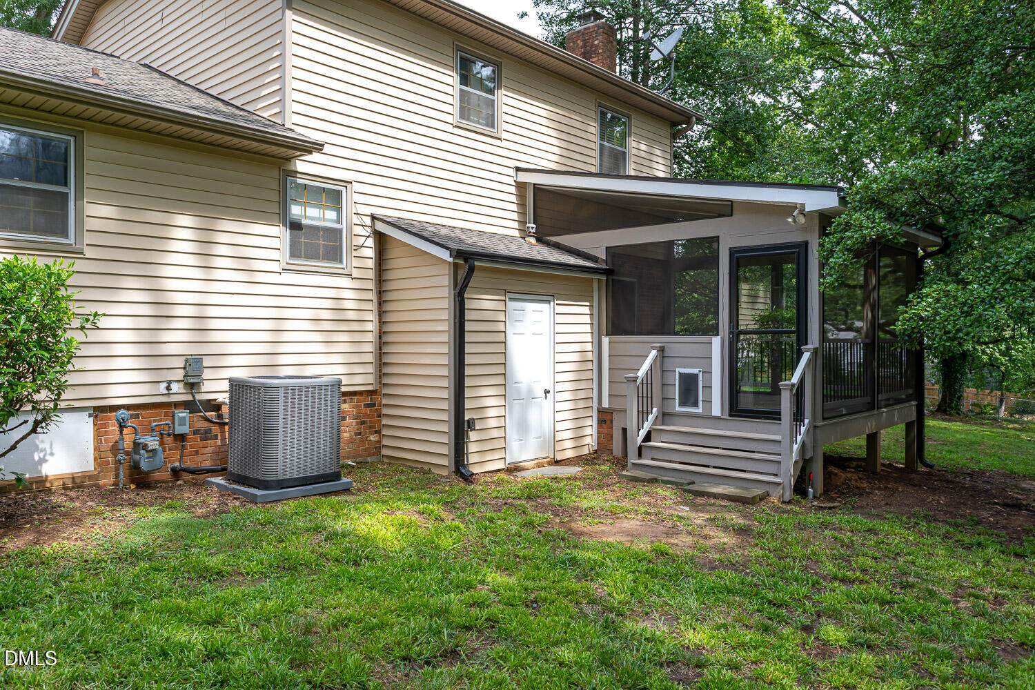 921 Devon Avenue Property Photo 41
