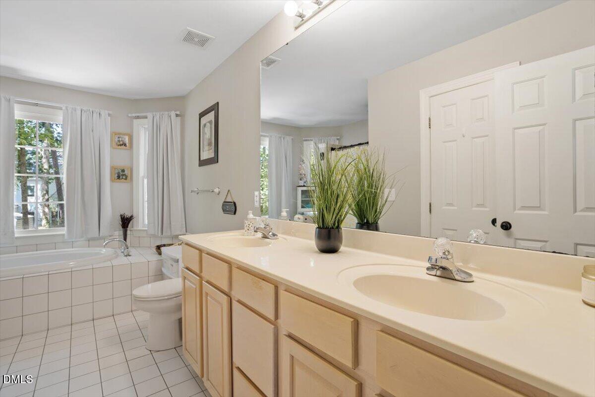 205 Hickory Glen Lane Property Photo 13