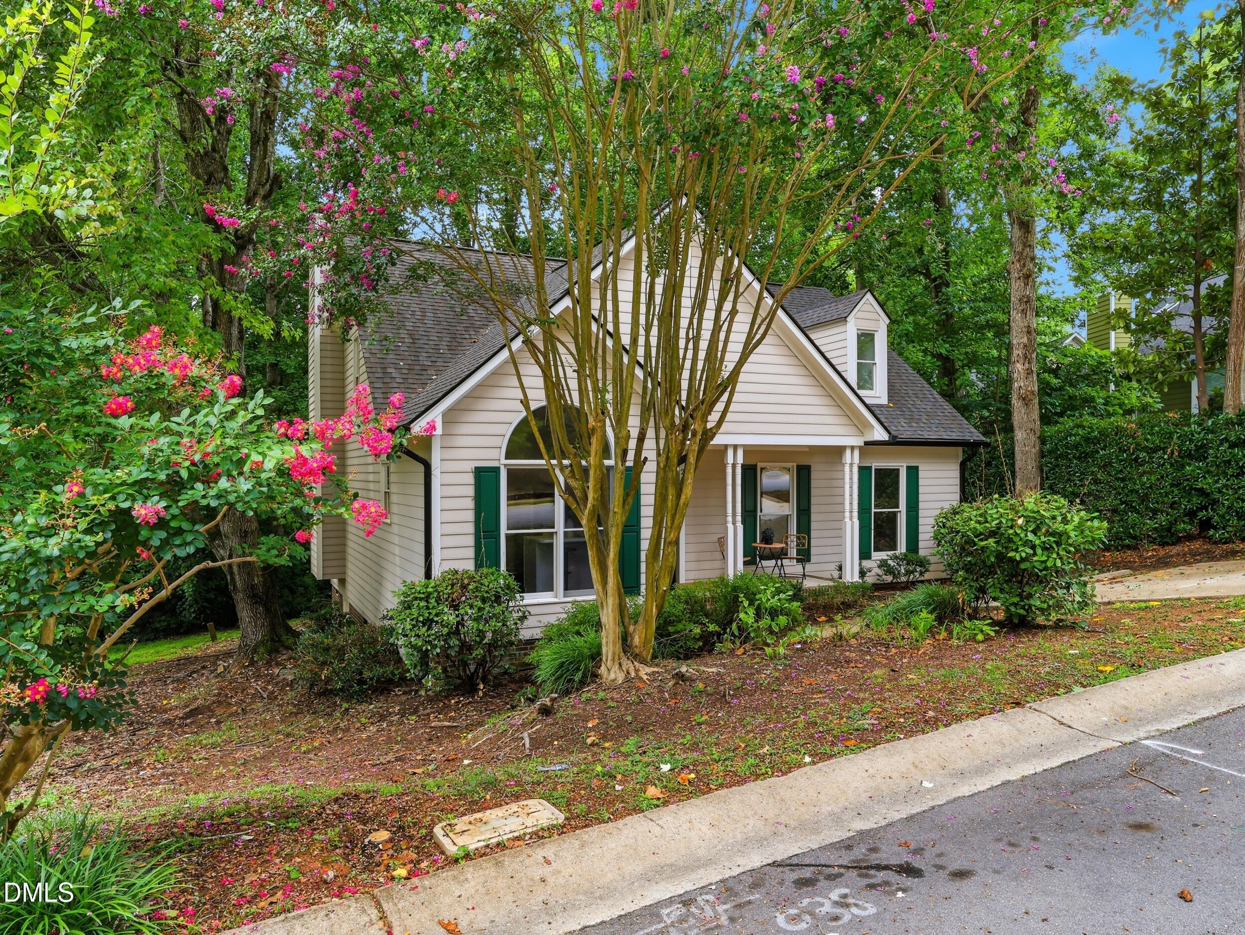 2917 Isabella Drive Property Photo 2