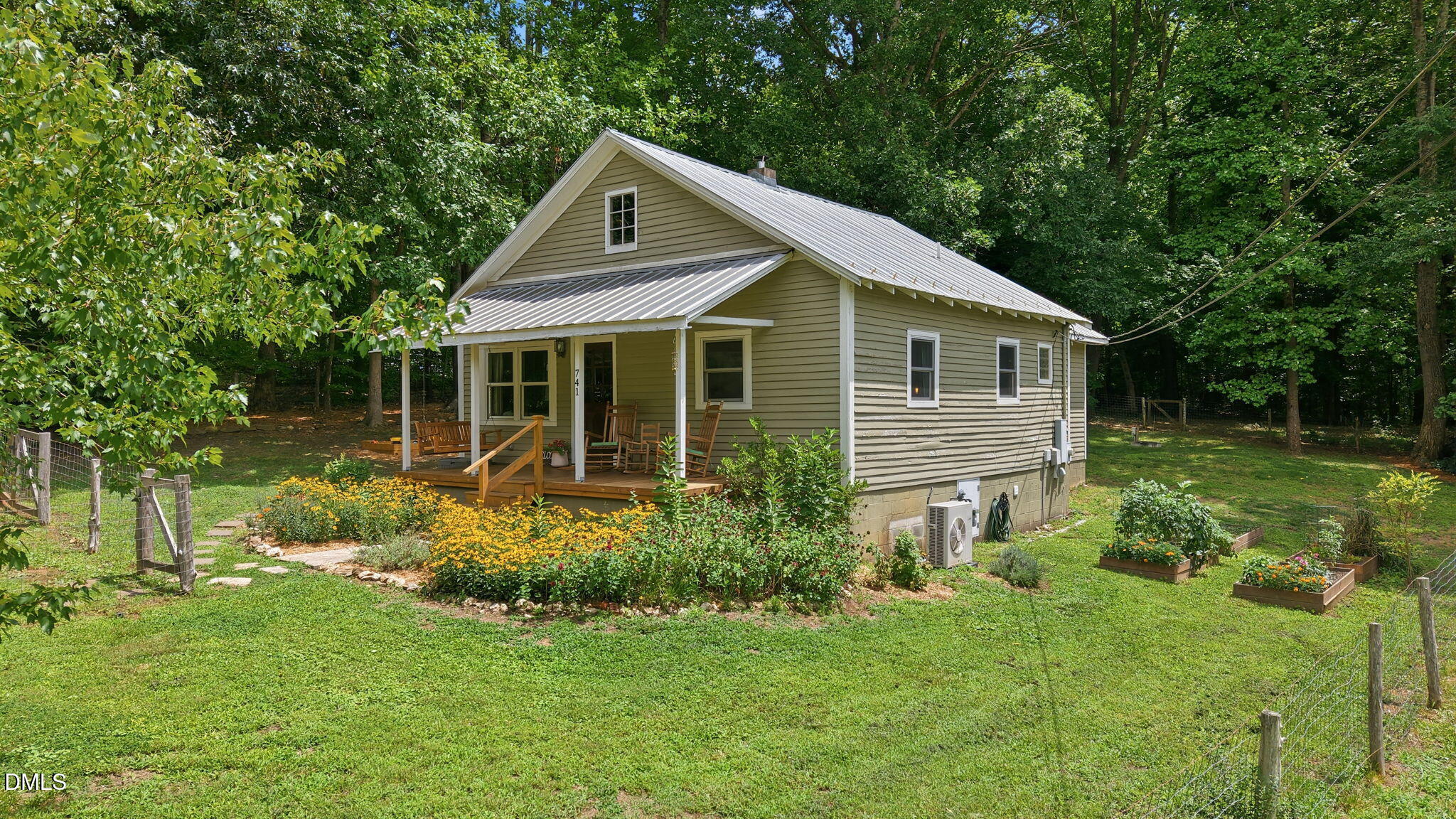 741 Latimer Street Property Photo 2