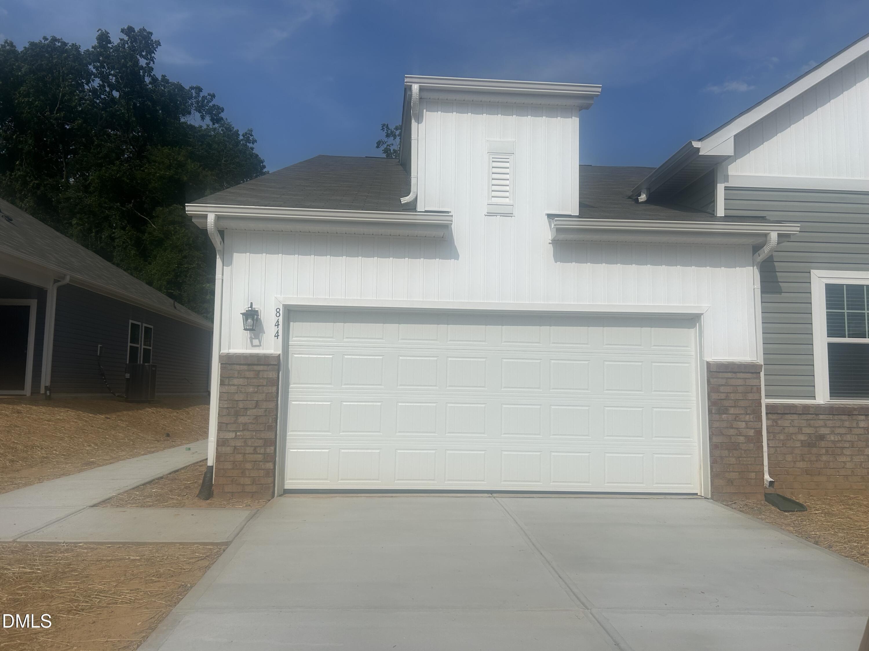 844 Hanford Landing Drive Property Photo 1