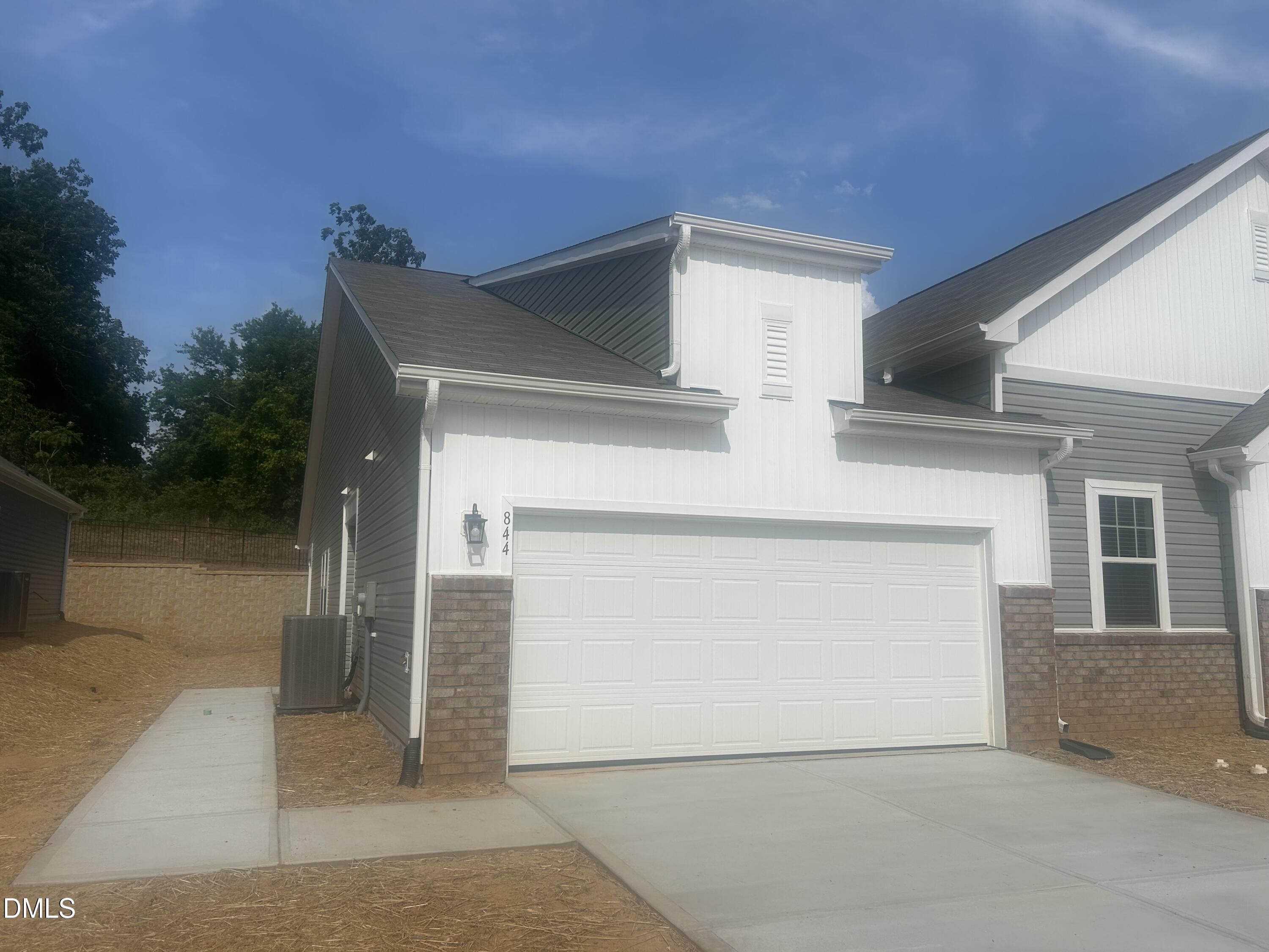 844 Hanford Landing Drive Property Photo 2