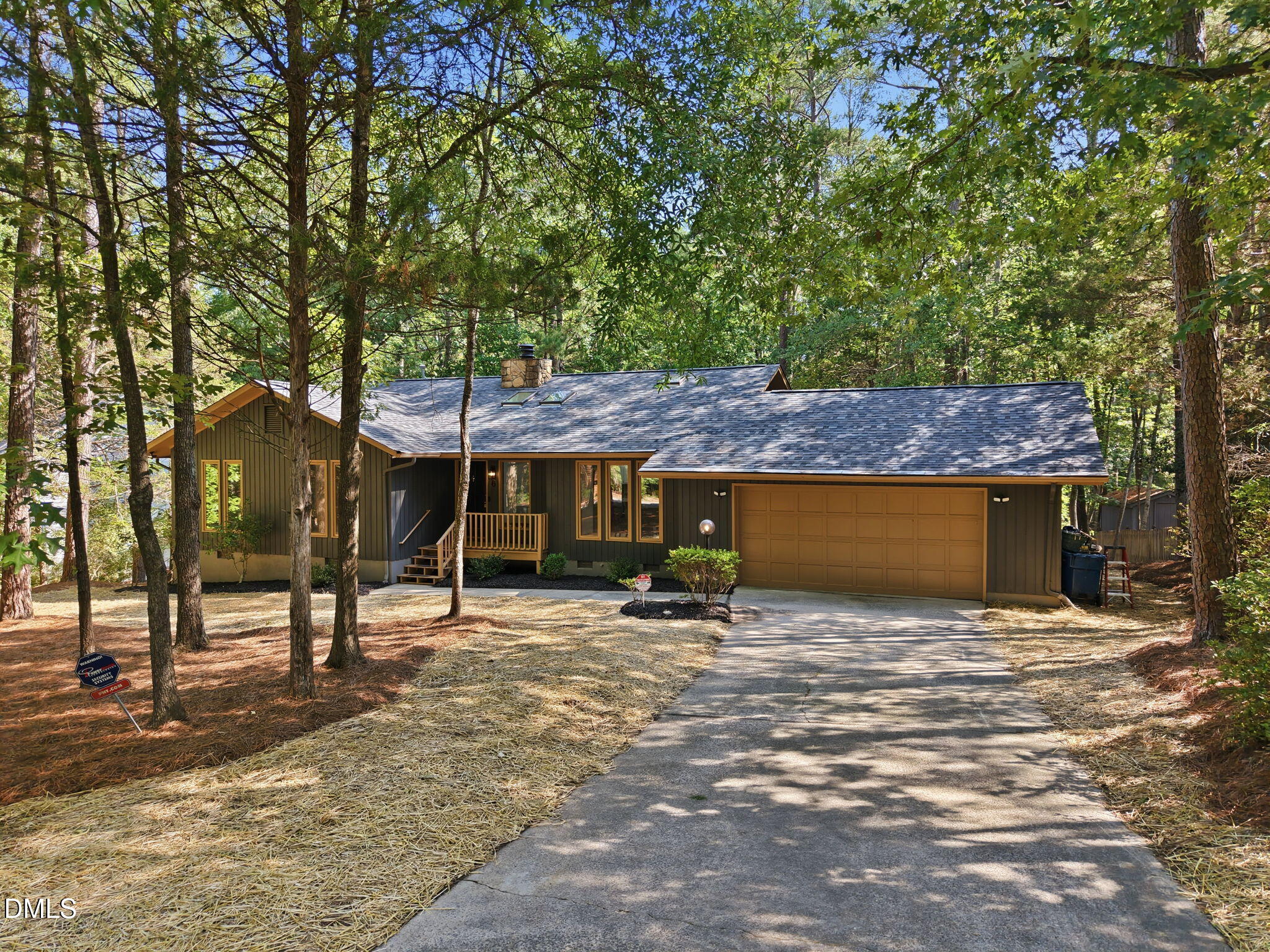 6 Saint James Court Property Photo 1