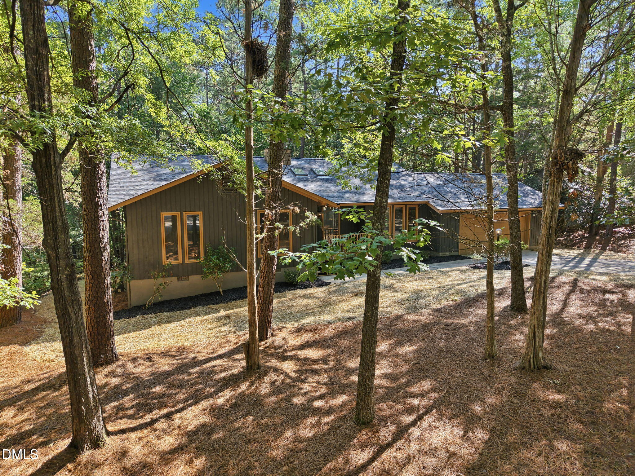 6 Saint James Court Property Photo 3