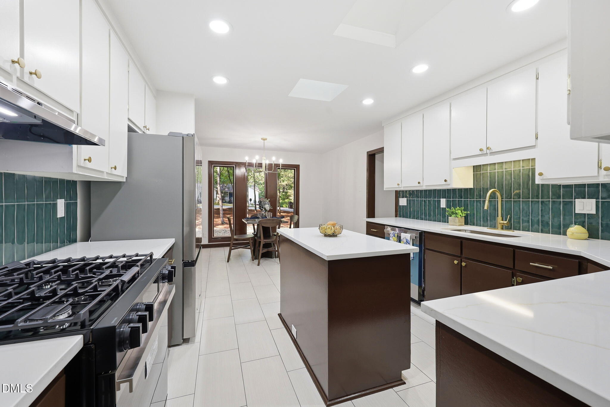 6 Saint James Court Property Photo 12