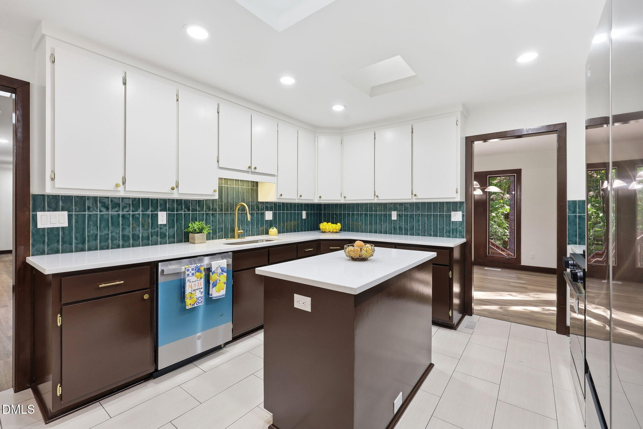 6 Saint James Court Property Photo 13