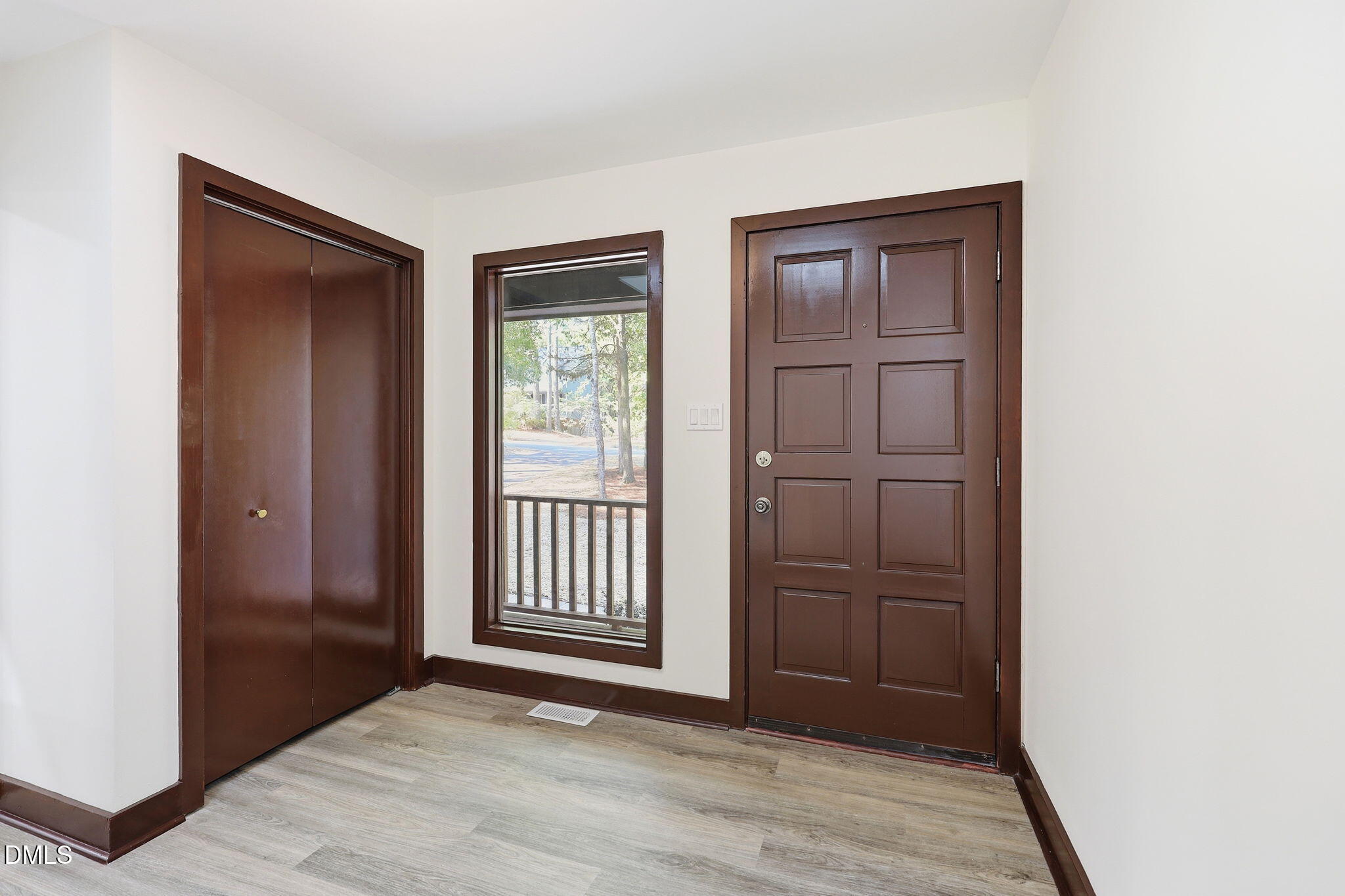 6 Saint James Court Property Photo 18