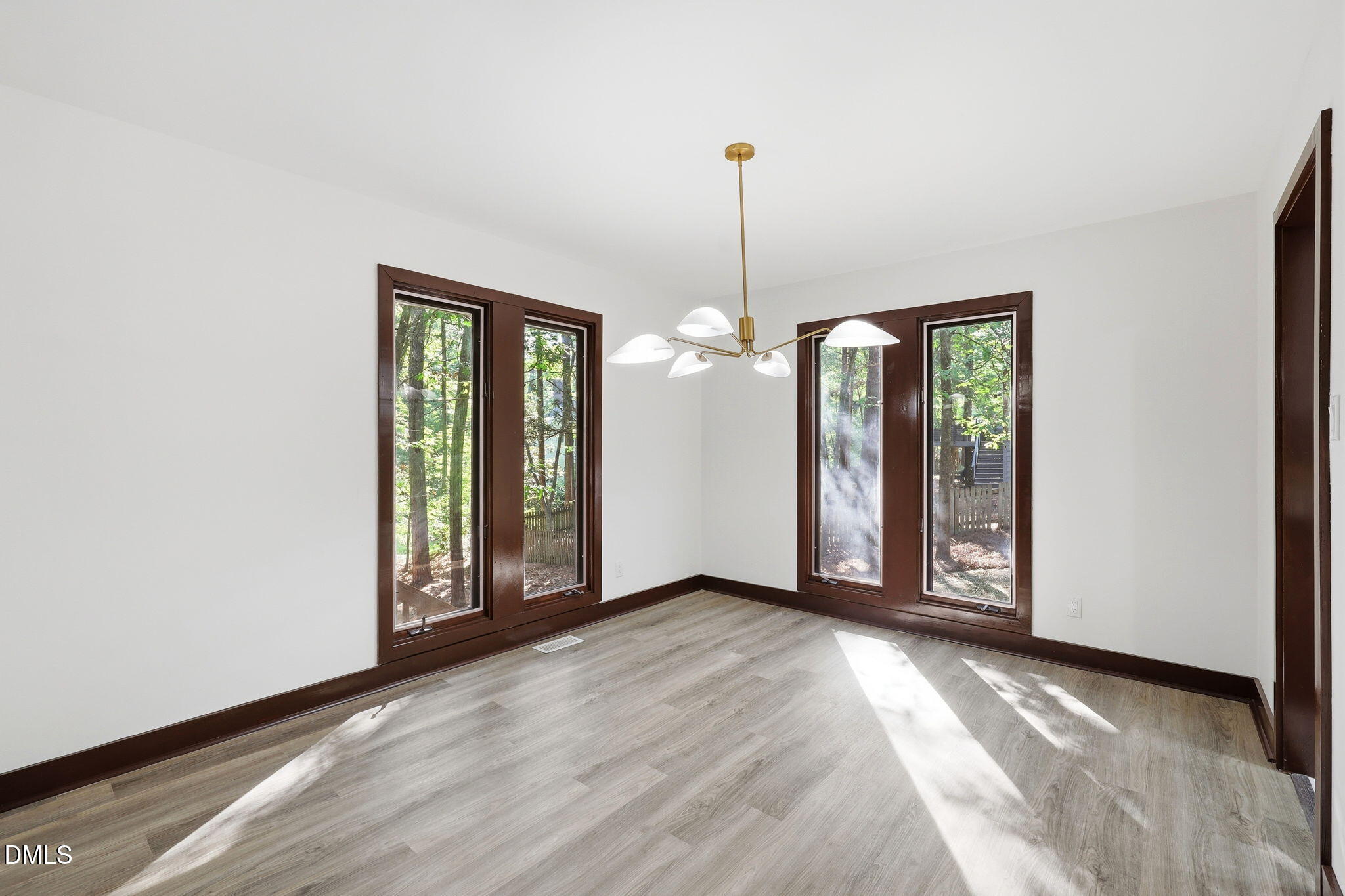 6 Saint James Court Property Photo 19