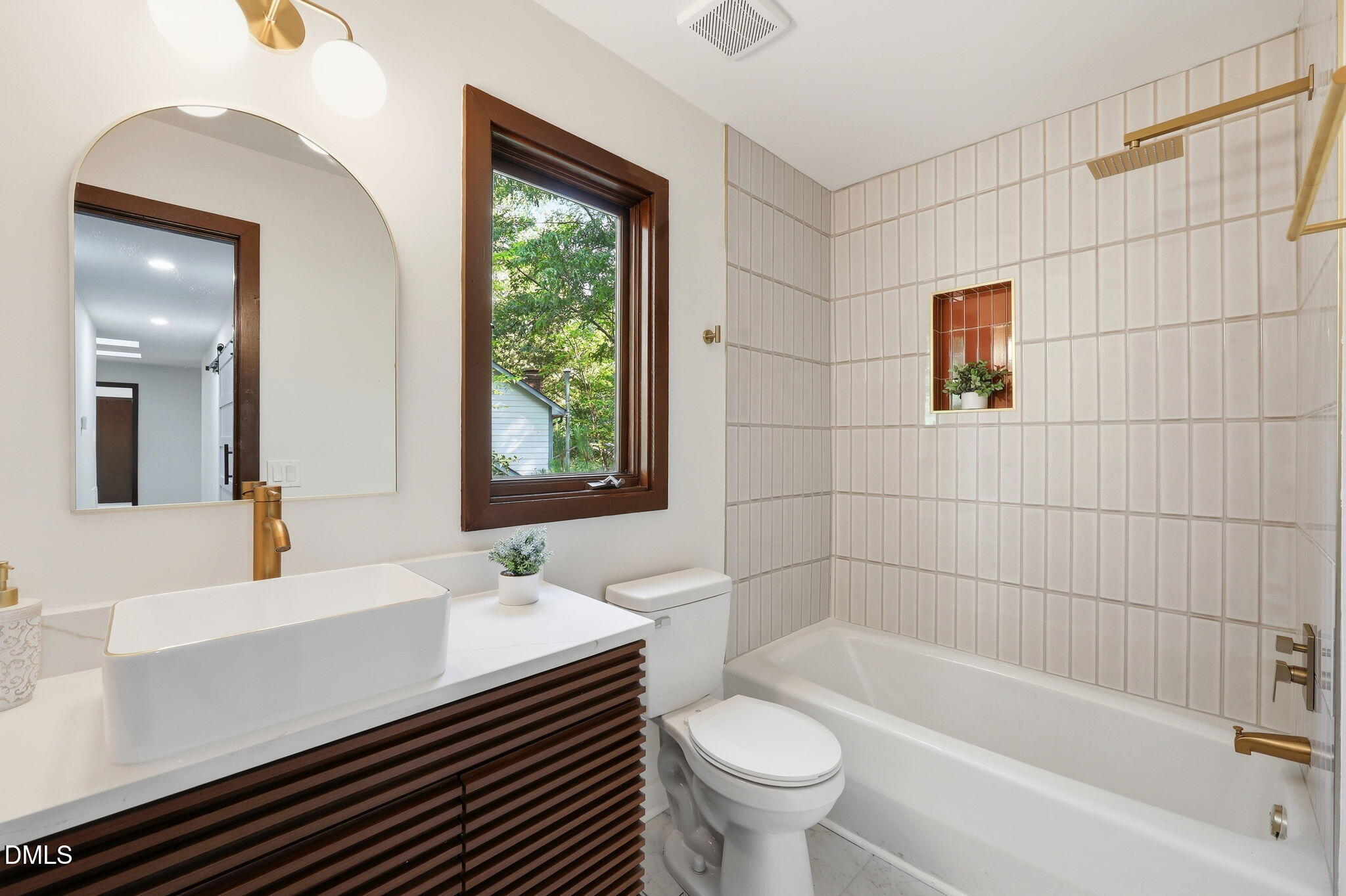 6 Saint James Court Property Photo 26