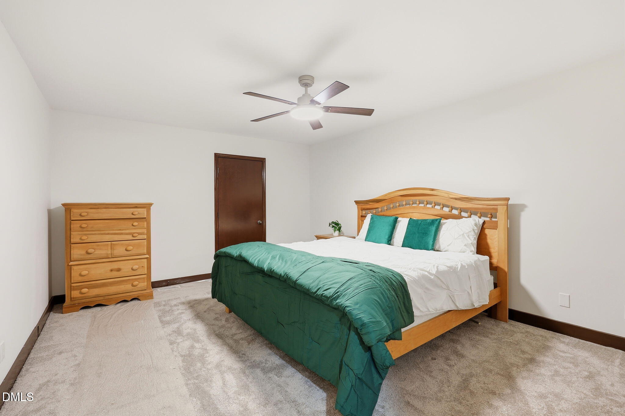 6 Saint James Court Property Photo 28