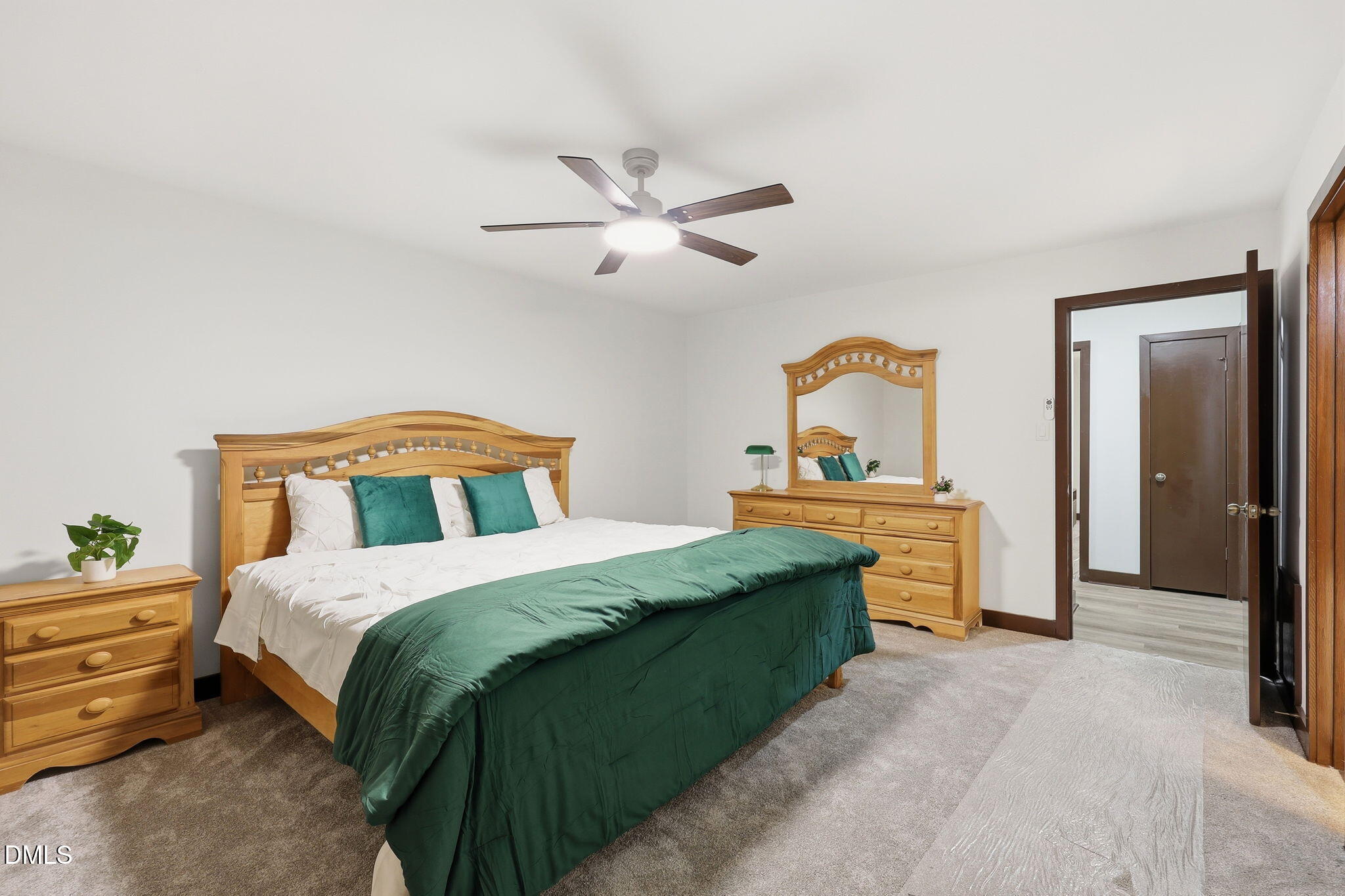 6 Saint James Court Property Photo 29