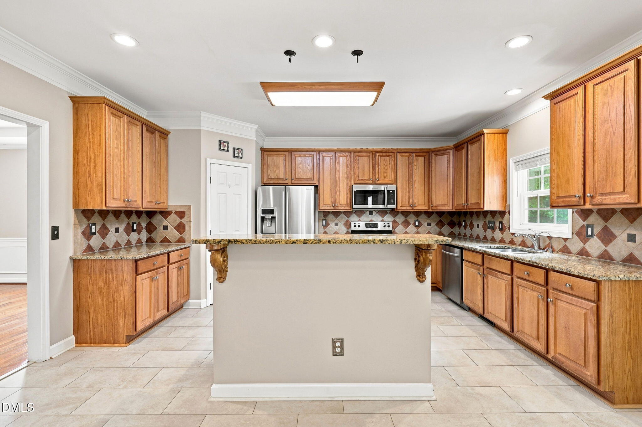 3220 Queensland Road Property Photo 12