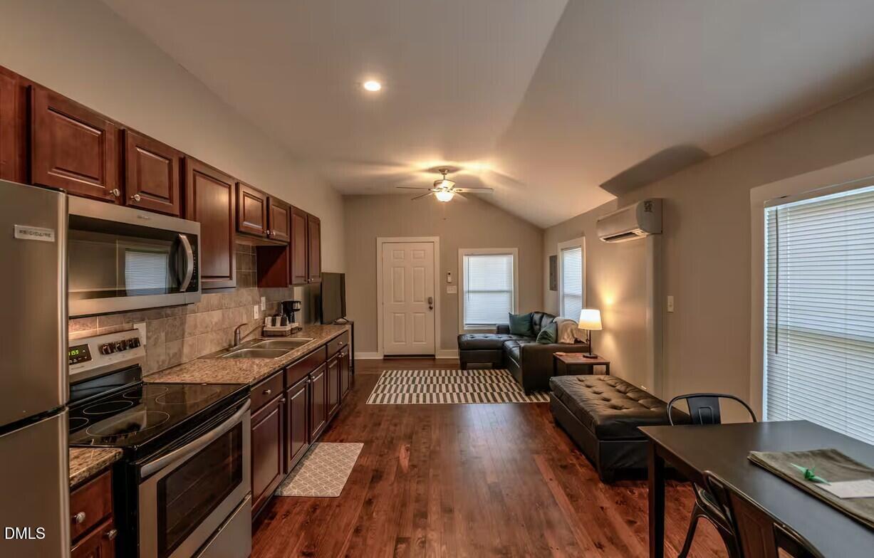 1505 S Roxboro Street Property Photo 2