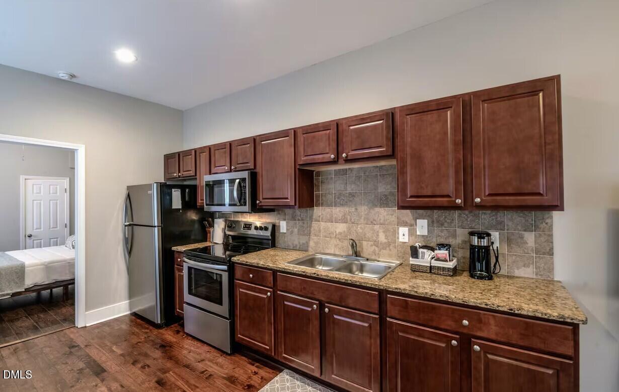 1505 S Roxboro Street Property Photo 3