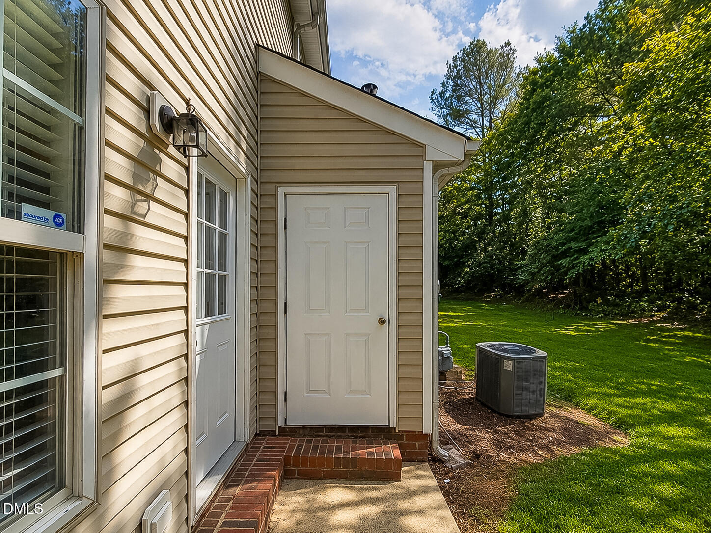 1610 Briarmont Court Property Photo 28