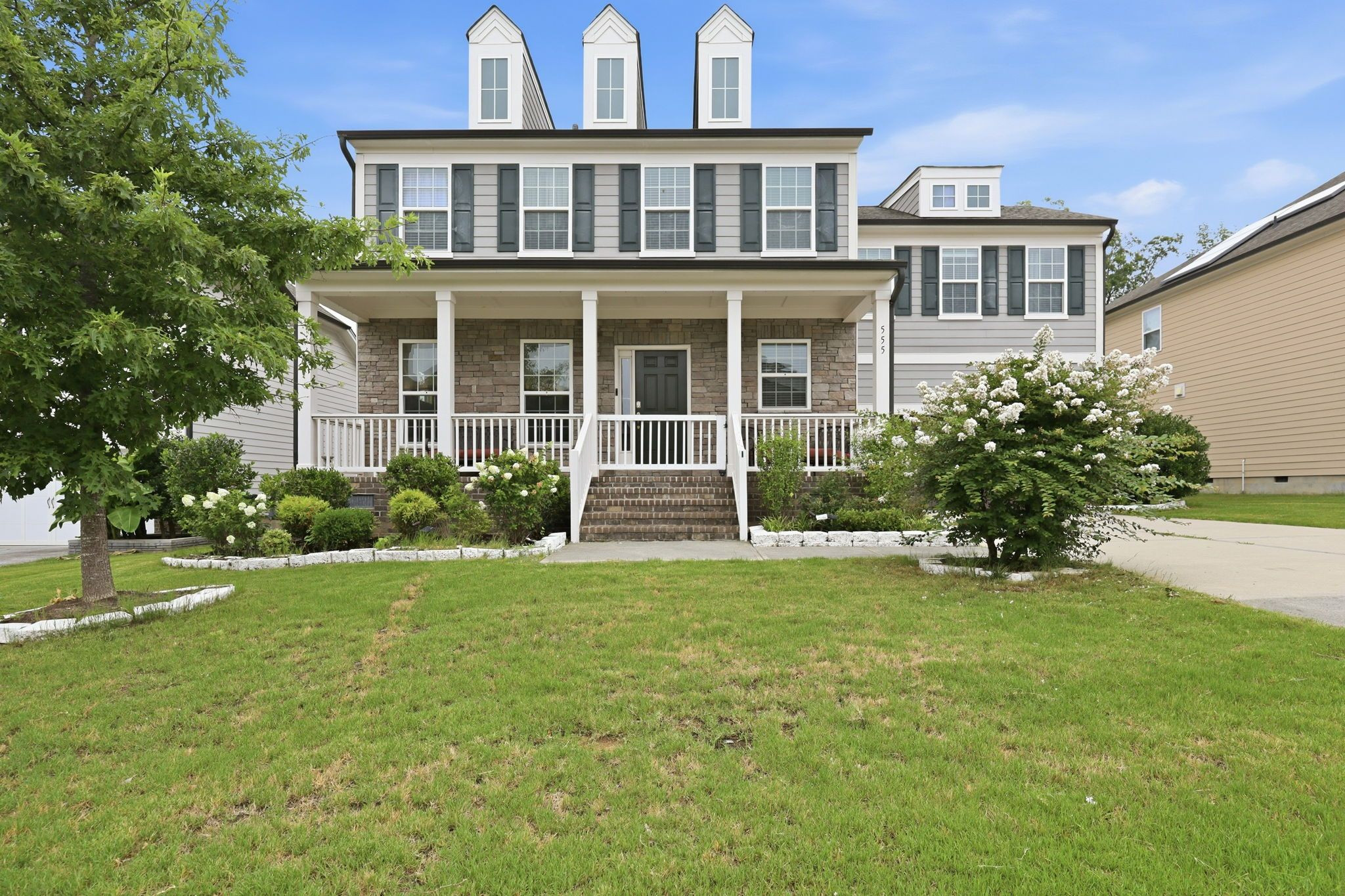555 Spire Bend Property Photo 1