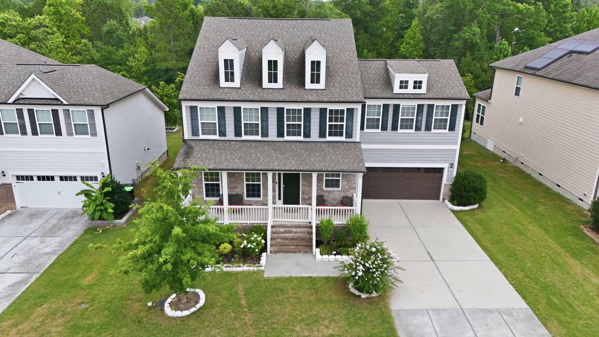 555 Spire Bend Property Photo 3