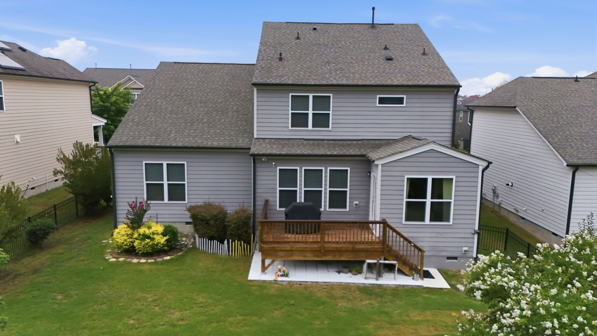 555 Spire Bend Property Photo 8