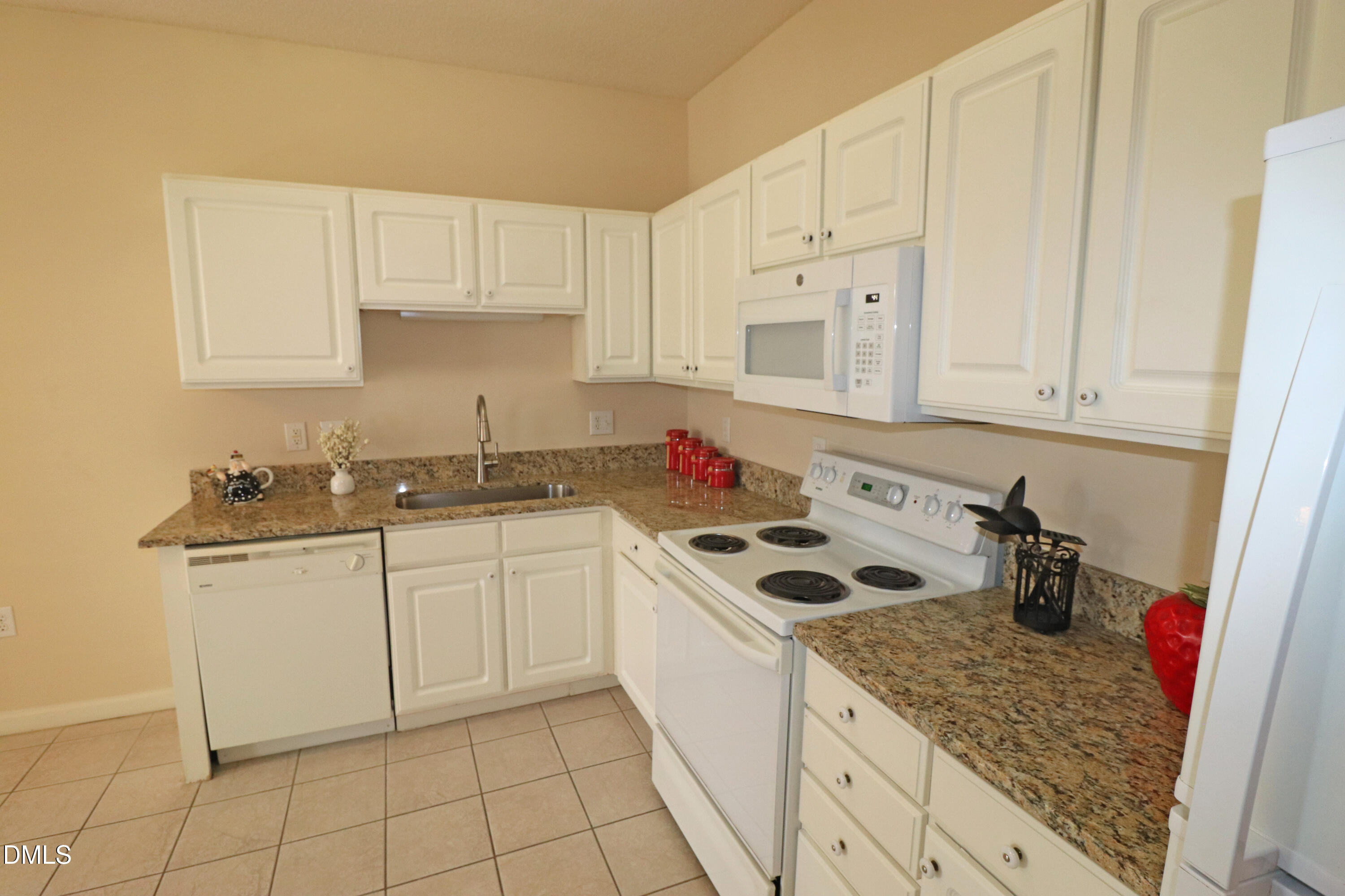 2520 Friedland 202 Property Photo 18