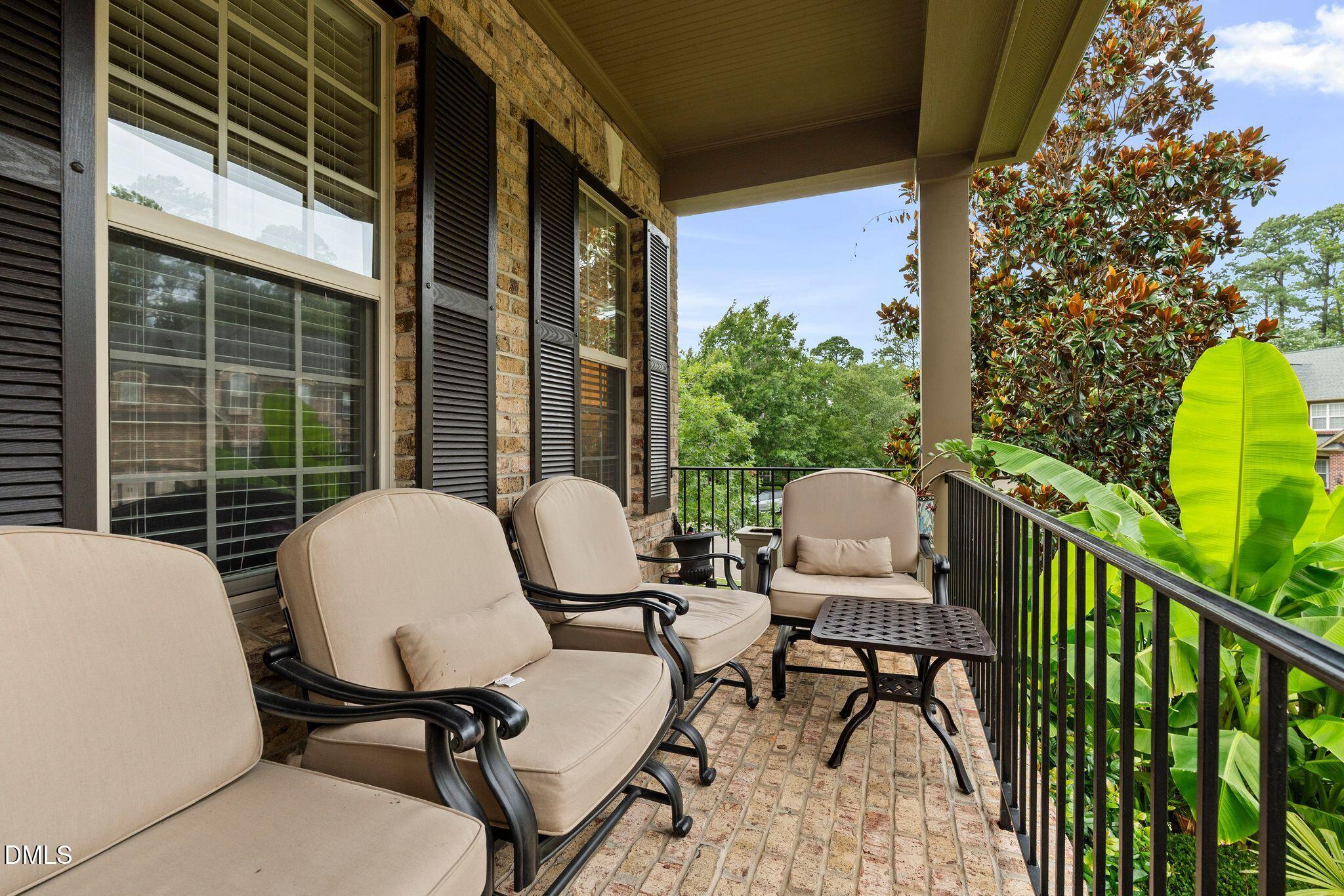 1033 Kennicott Avenue Property Photo 3