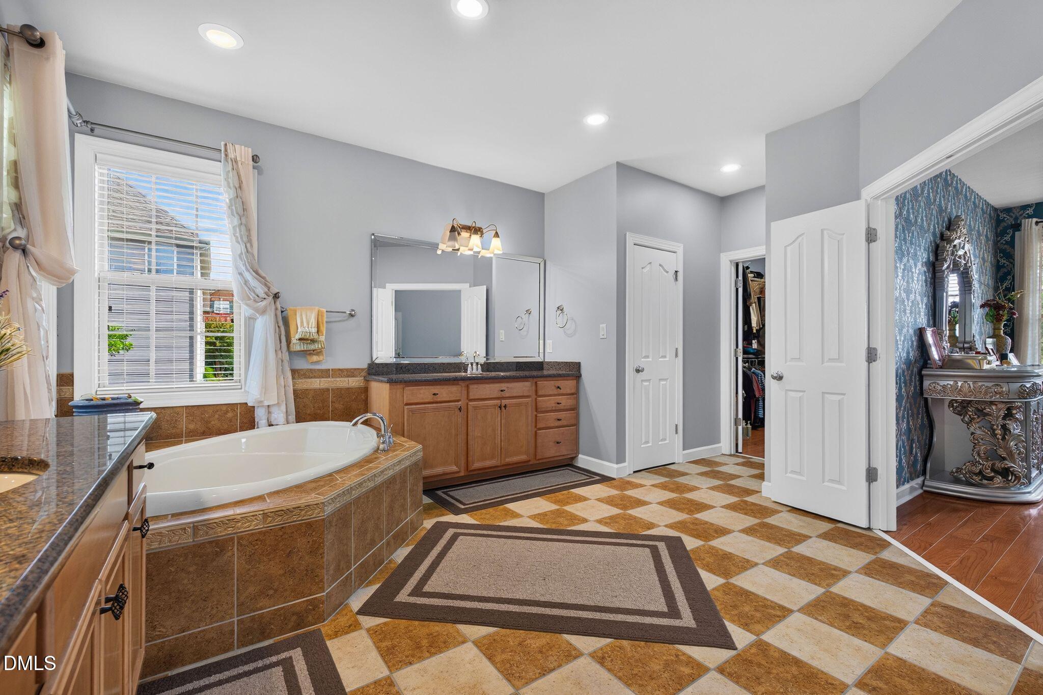 1033 Kennicott Avenue Property Photo 34