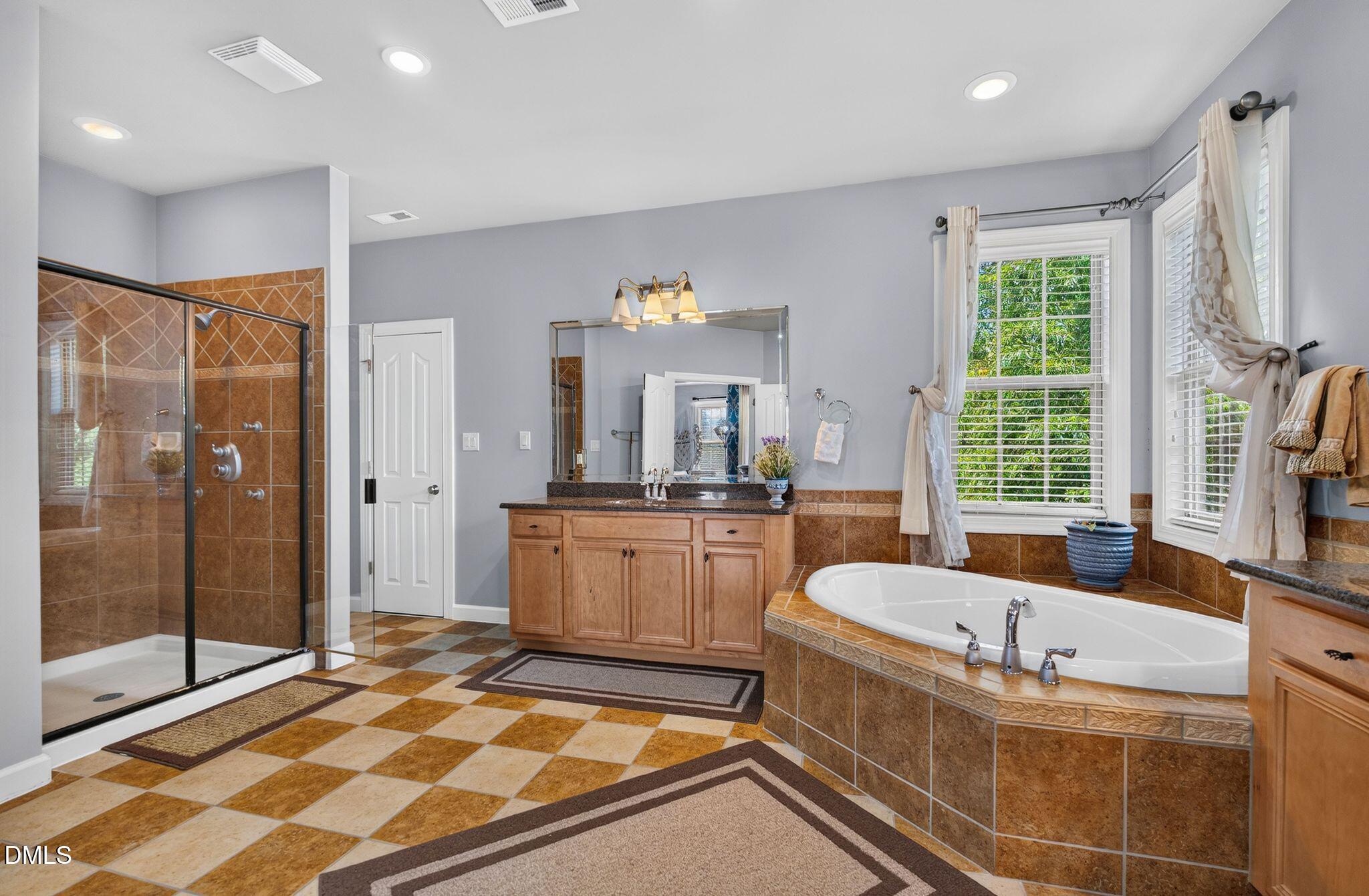1033 Kennicott Avenue Property Photo 35