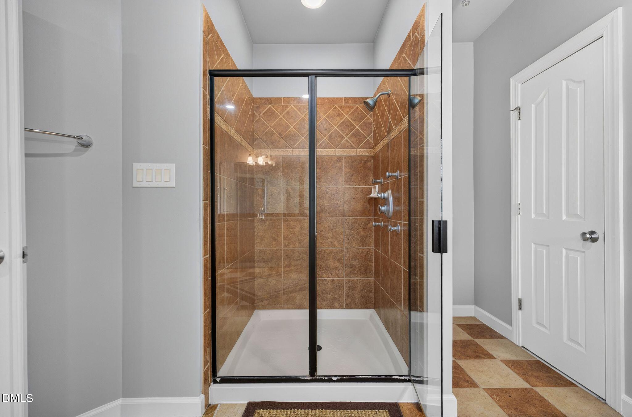 1033 Kennicott Avenue Property Photo 36