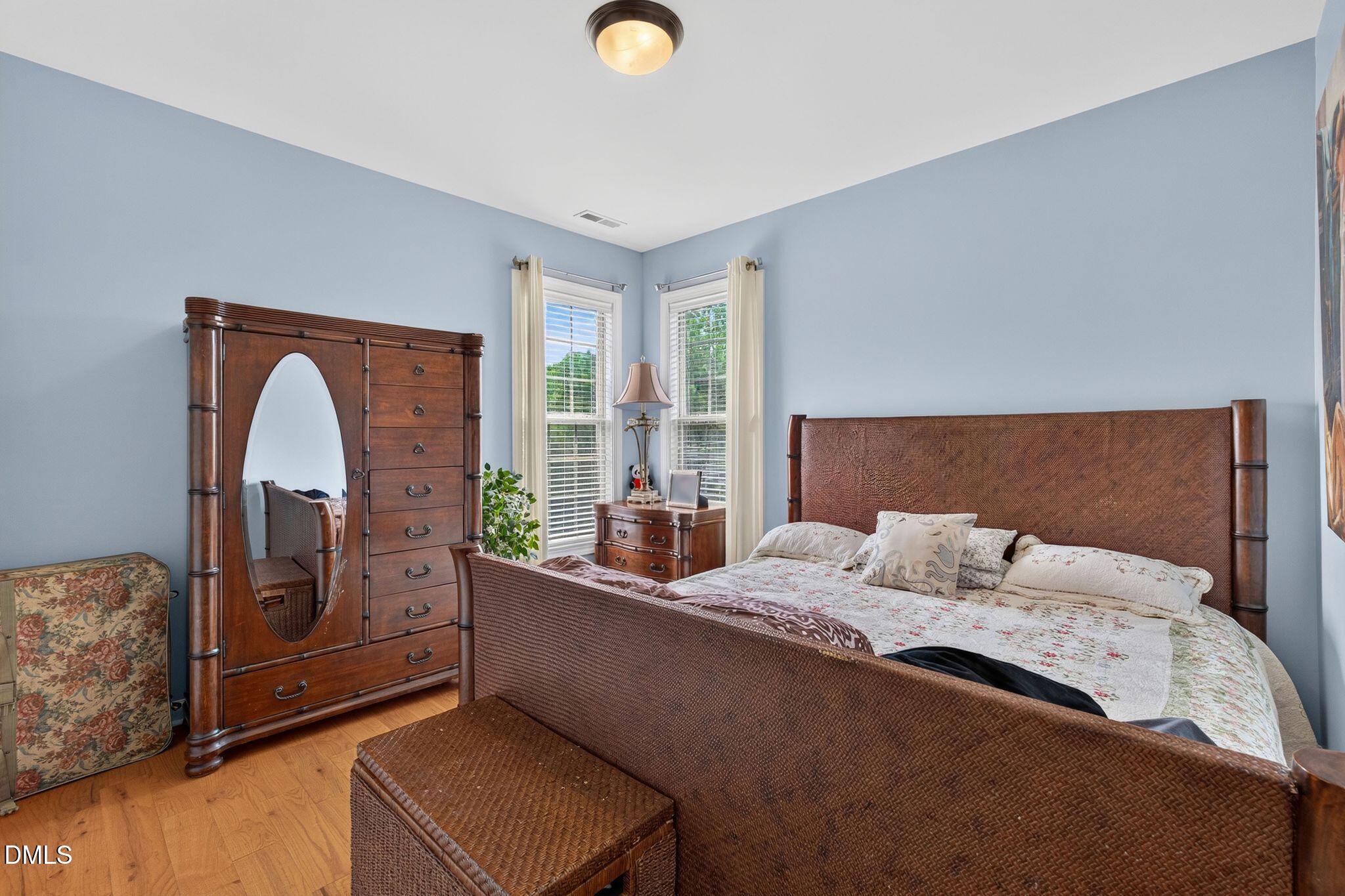 1033 Kennicott Avenue Property Photo 49