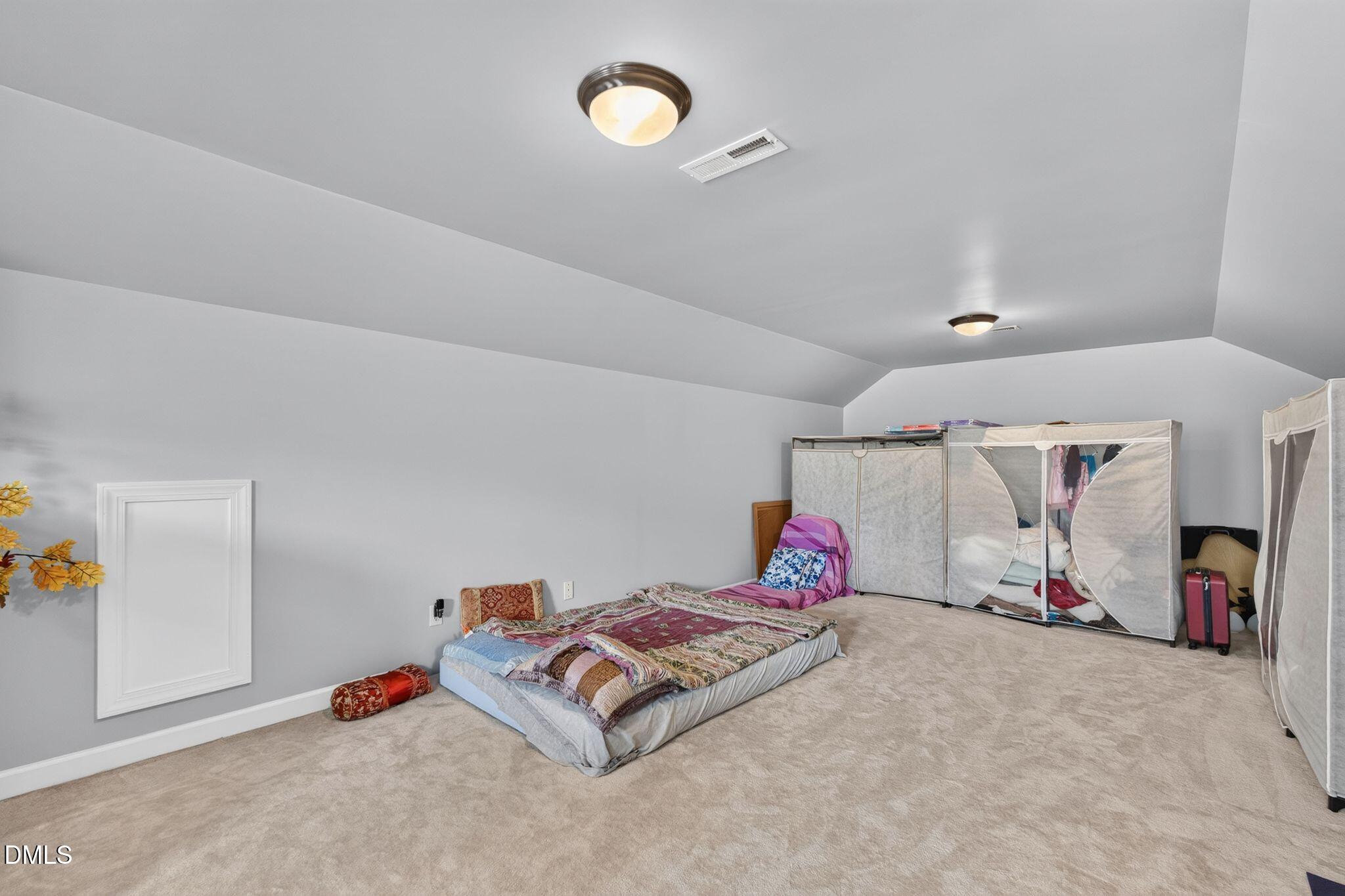 1033 Kennicott Avenue Property Photo 51