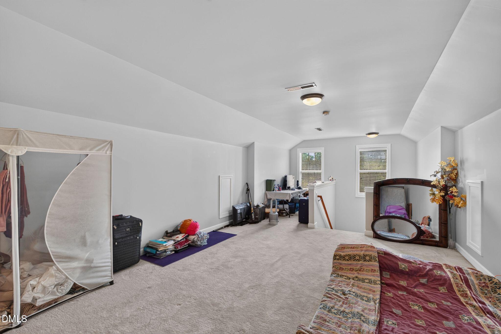 1033 Kennicott Avenue Property Photo 52