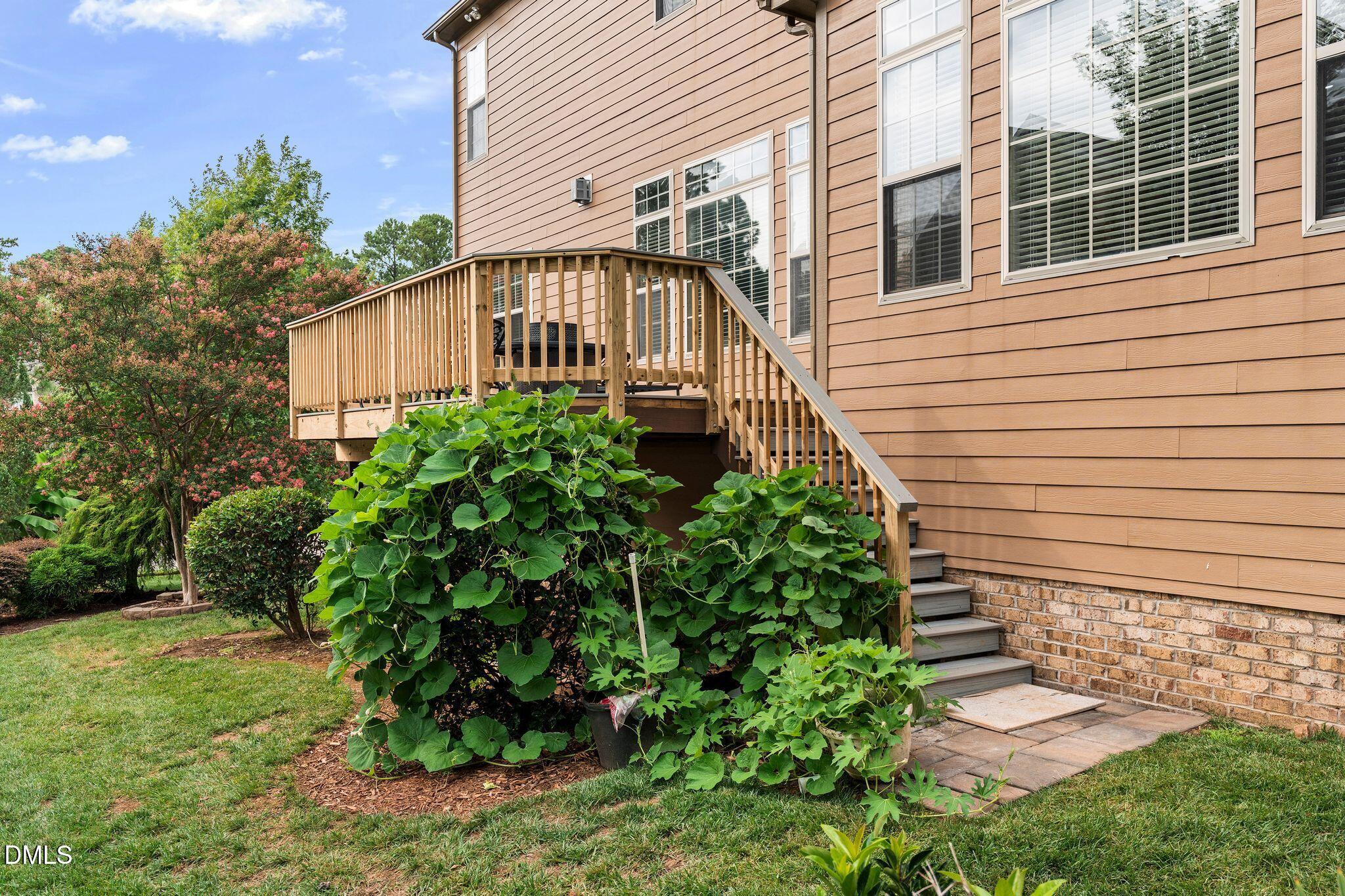 1033 Kennicott Avenue Property Photo 57