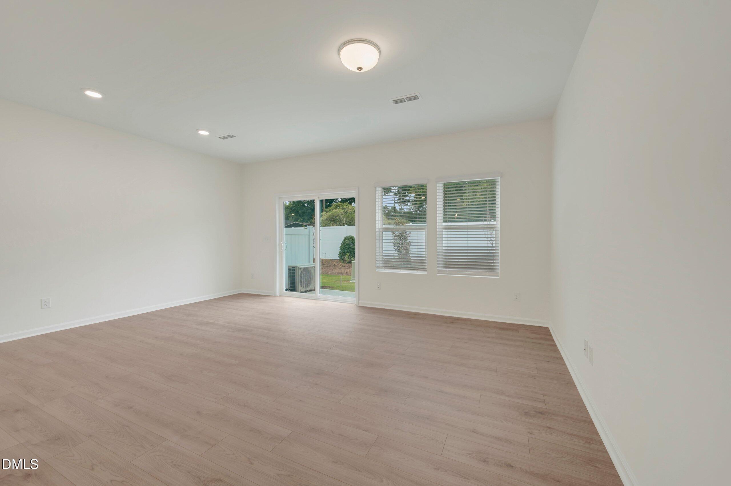 5018 Silver Brook Road Property Photo 9