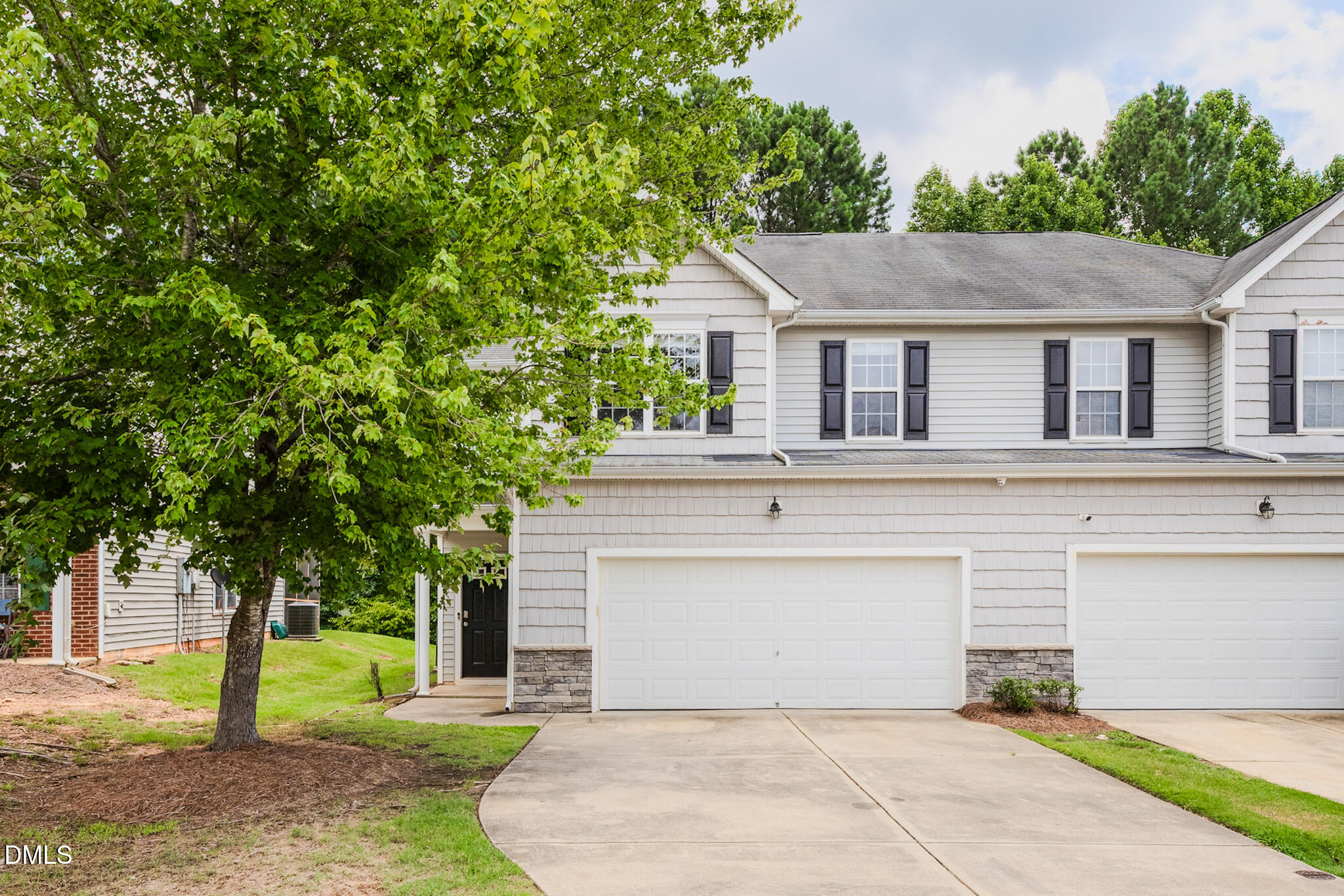 633 Woodson Drive Property Photo 4