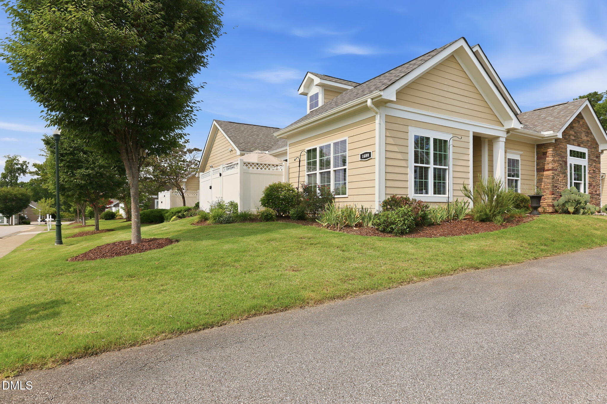 1699 Winter Wren Circle Property Photo 4